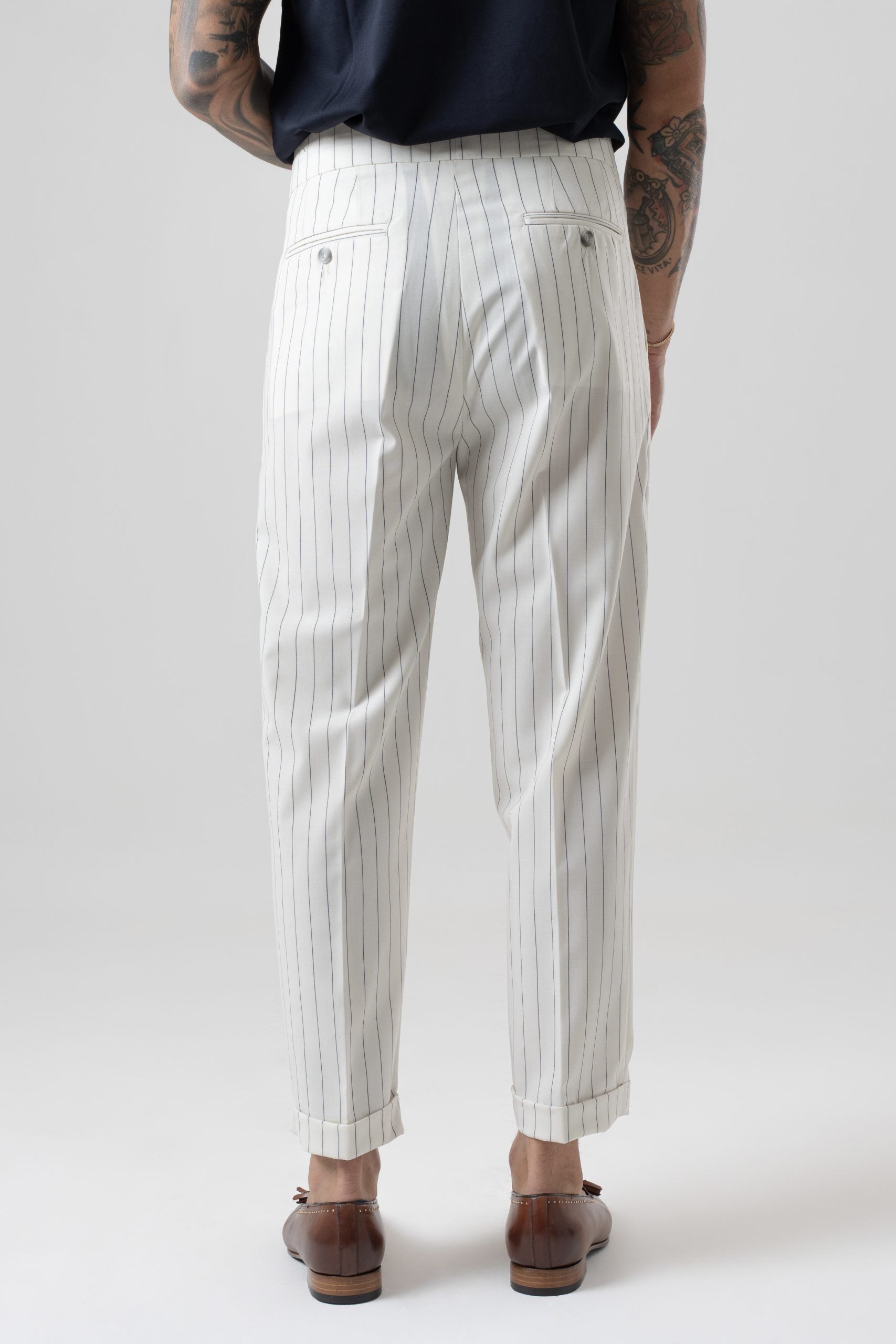 Pantalones de pierna ancha con hebillas laterales en rayas color crema y azul Riviera