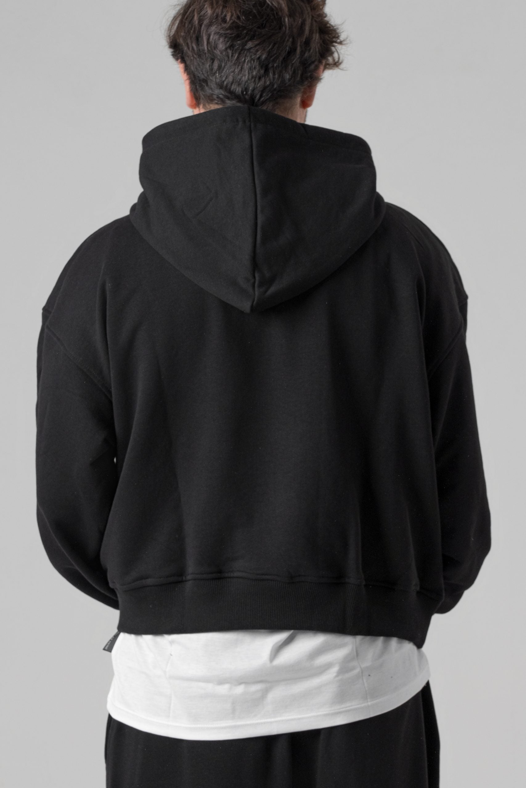 Sudadera negra oversize