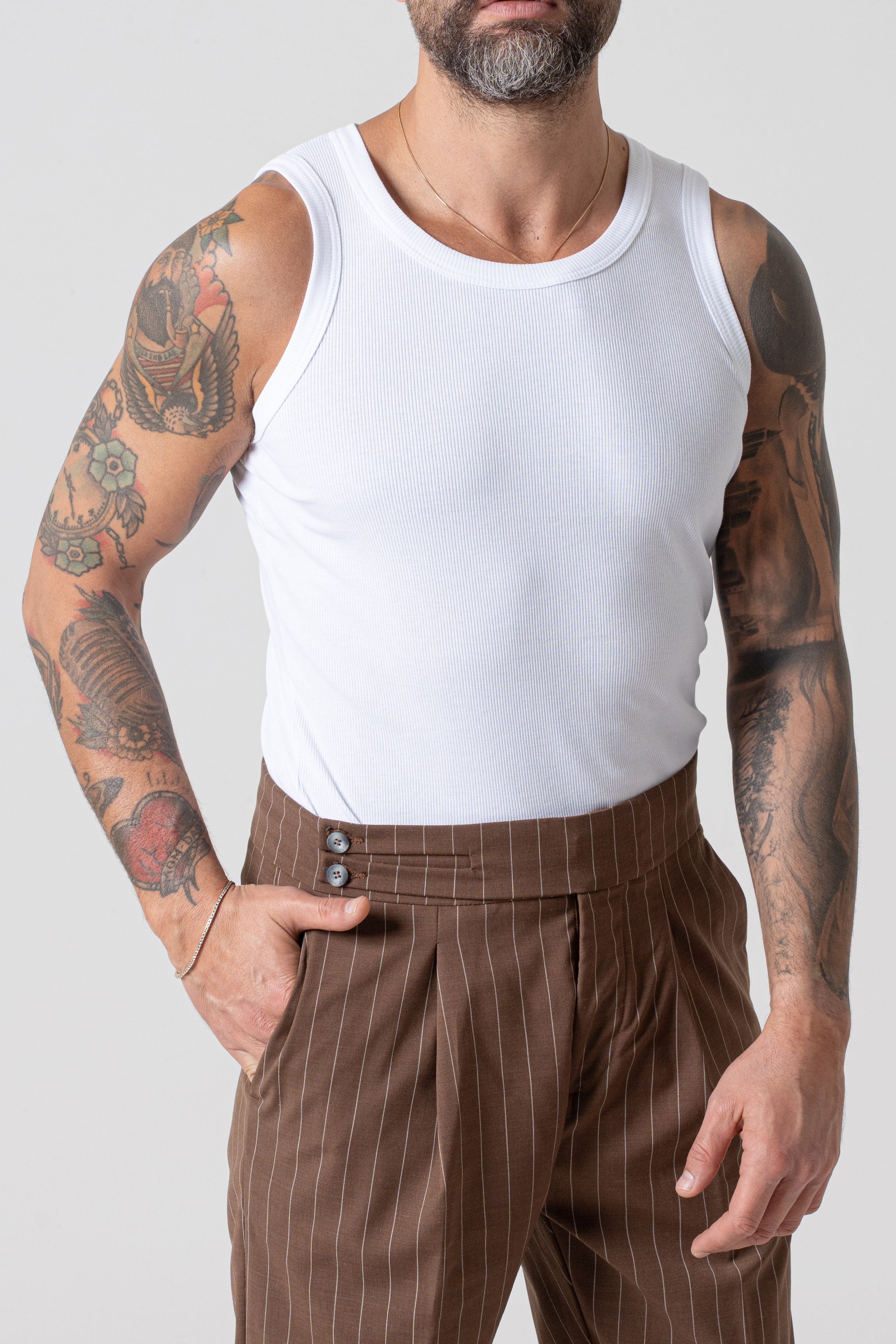 Camiseta de tirantes negra de algodón acanalado