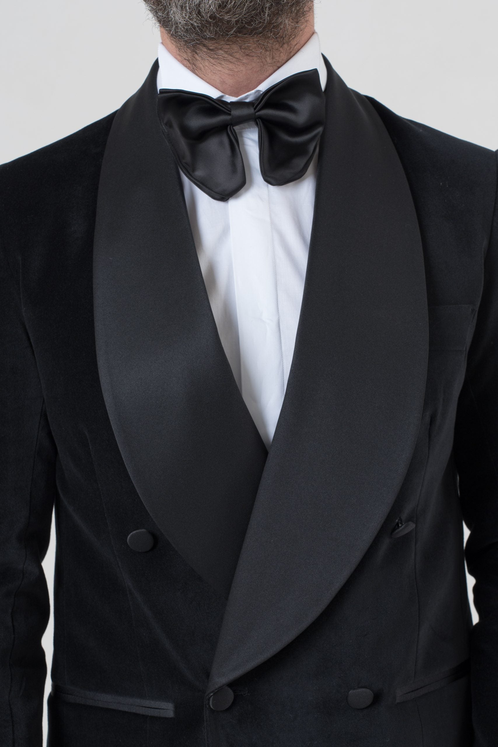 Giacca Smoking Doppiopetto con Rever a Scialle in Velluto Nero