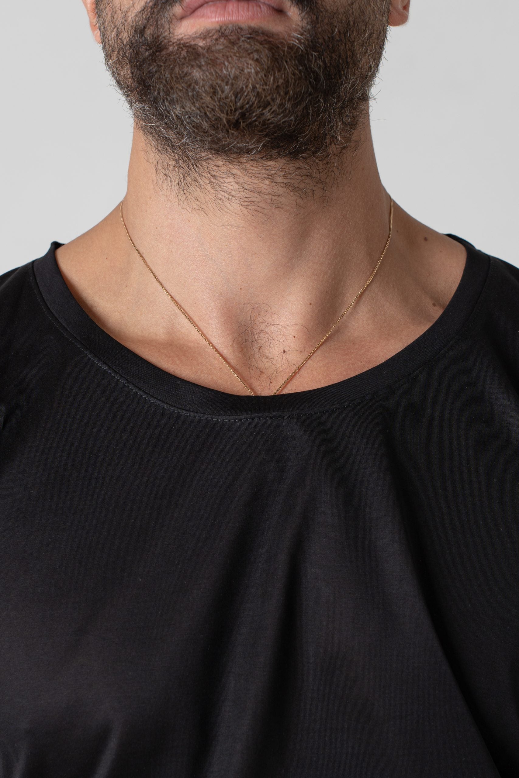 T-Shirt Regolare Collo a Barca in Filo di Scozia Nera