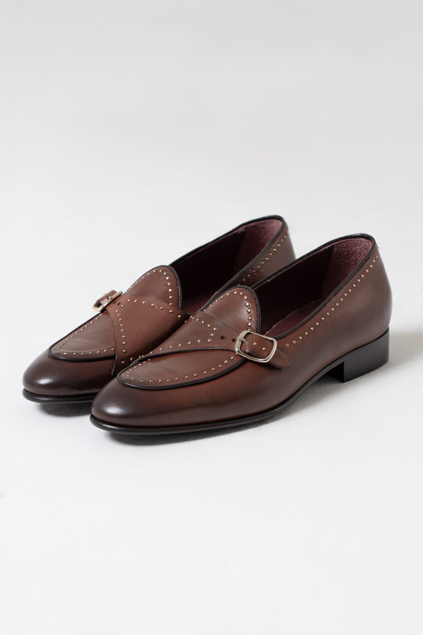 Mocassino Borchiato con Fibbia Laterale Cognac