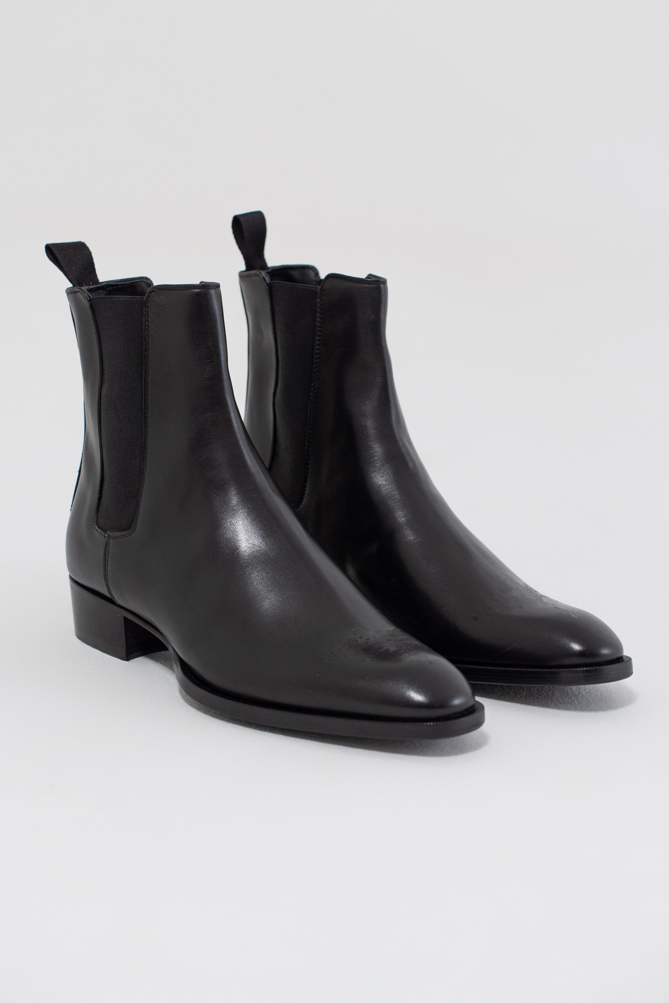 John Boots in Pelle Nero