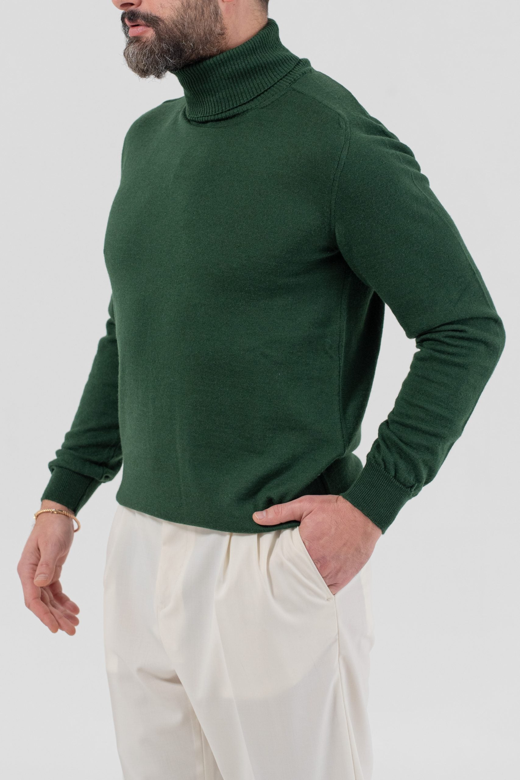 Cuello alto de mezcla de lana merino verde bosque