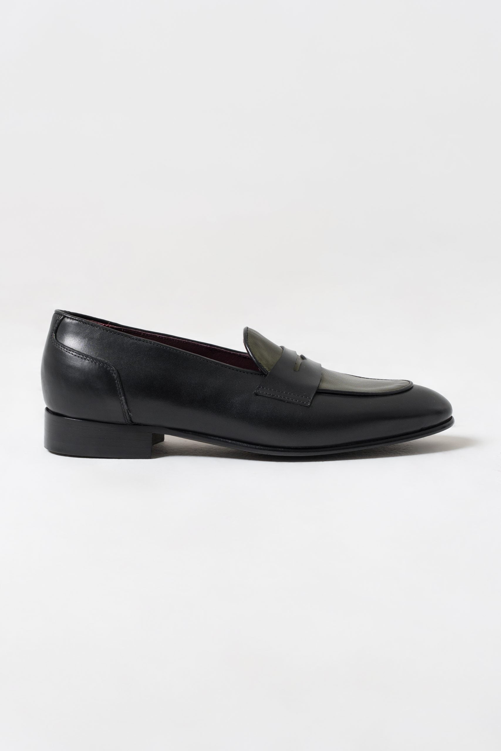 Mocassino Penny Loafer Nera con Vaschetta Verde