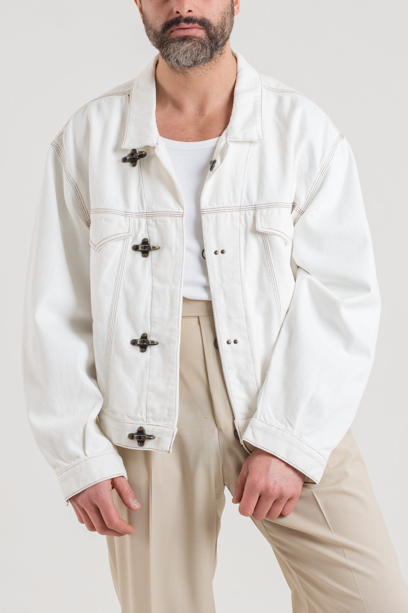 Giubbino di Jeans Lavato con Moschettoni Bianco
