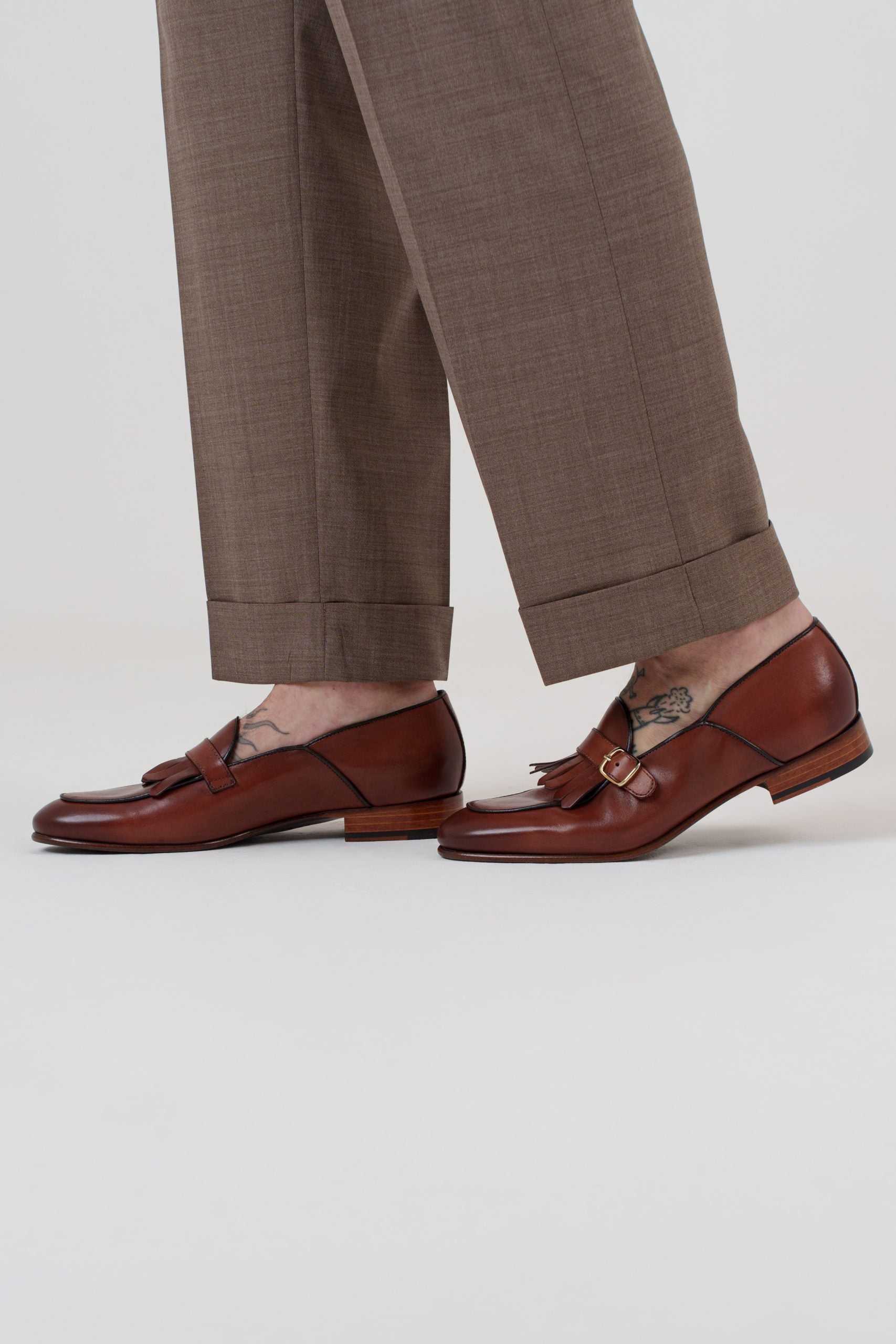 Pantalone Fondo Ampio e Fibbie Laterali Tortora Taormina