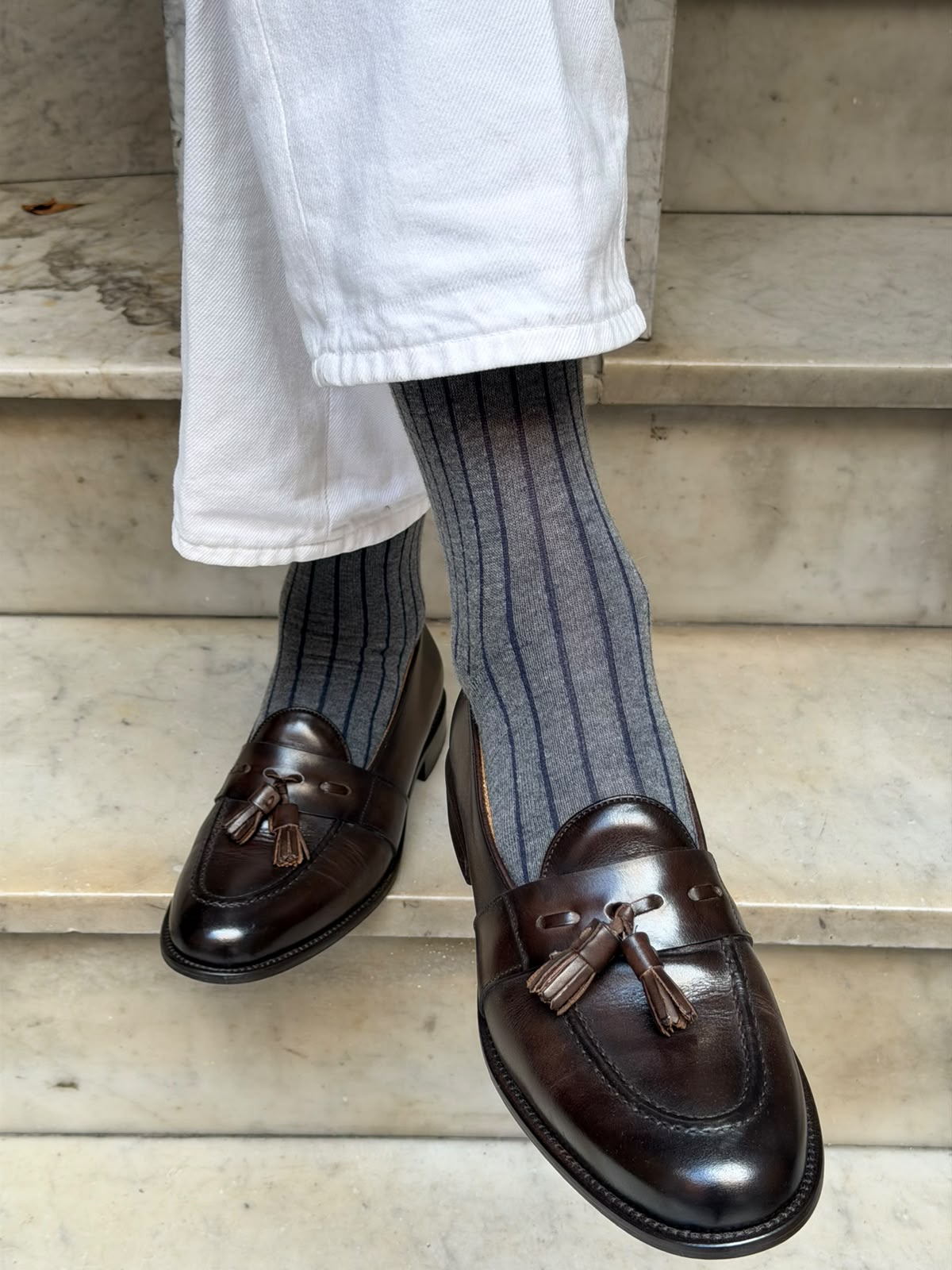 Calcetines de cachemir y algodón a rayas marrón oscuro y beige