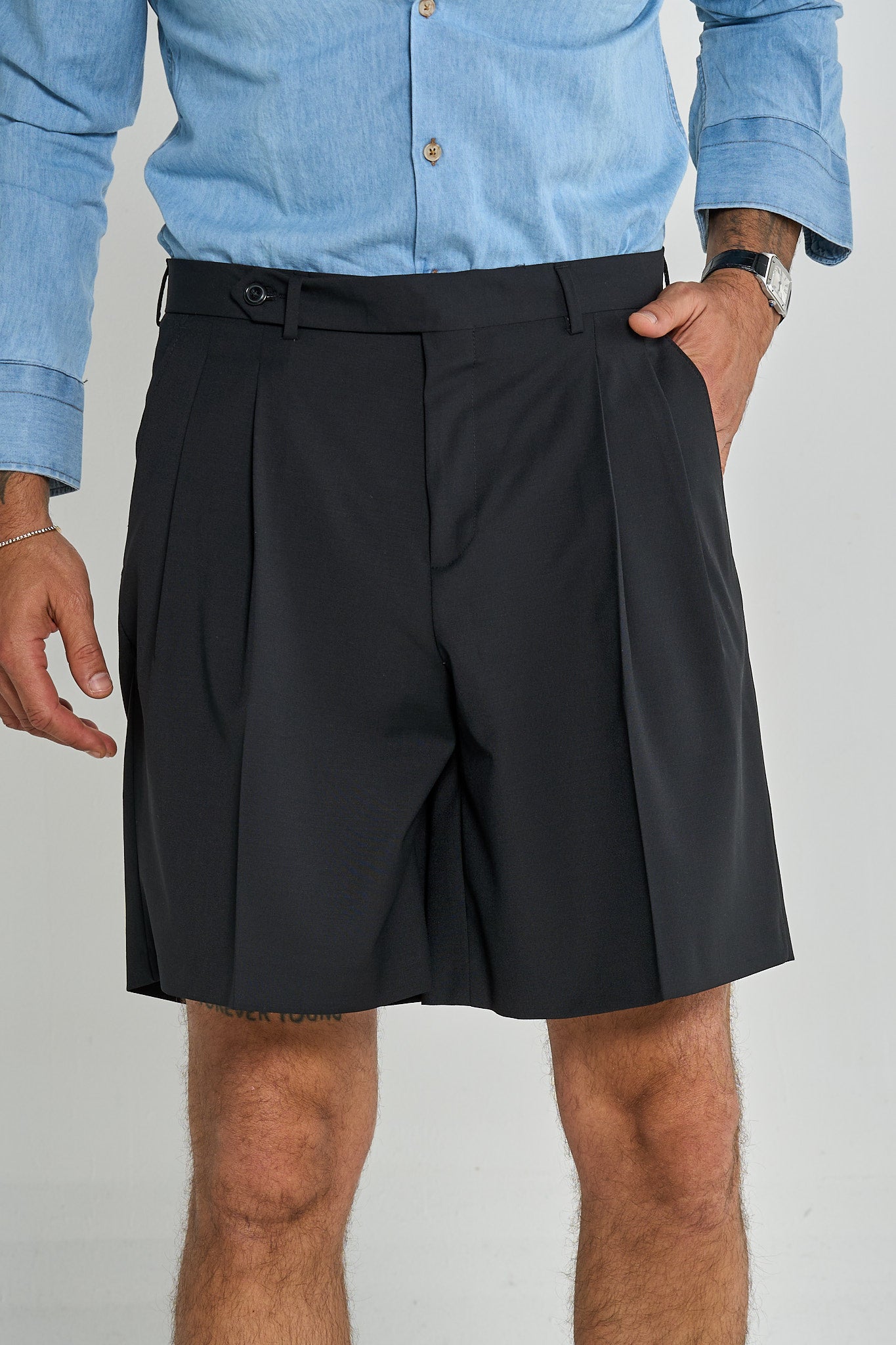 Bermuda Cinta Lunga con Passanti Nero Milano