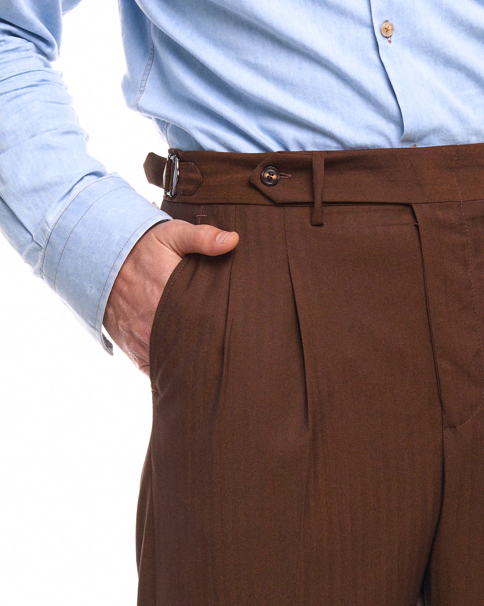 Pantalones anchos Wall Street con hebillas laterales en gris