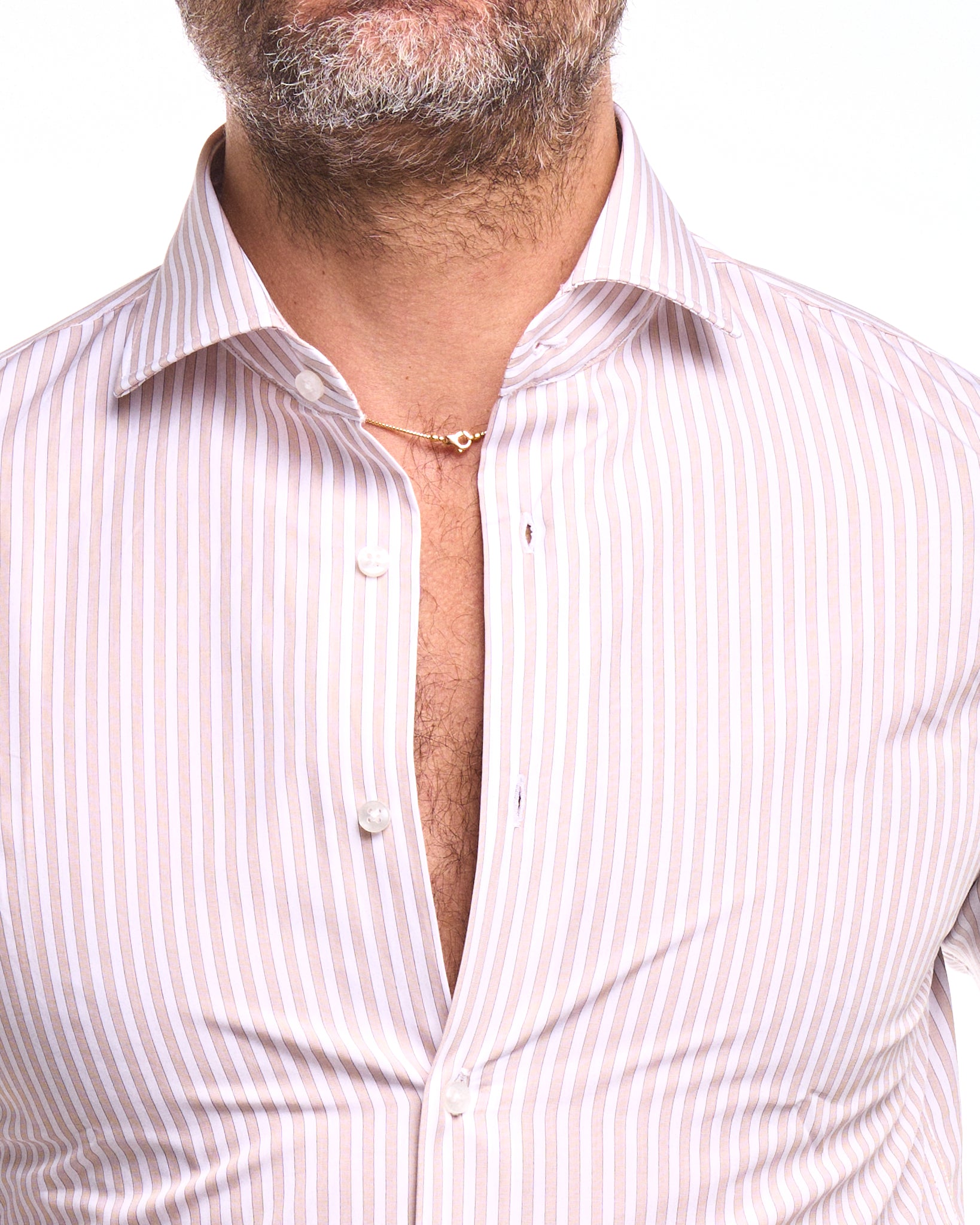 Camisa negra de cuello francés