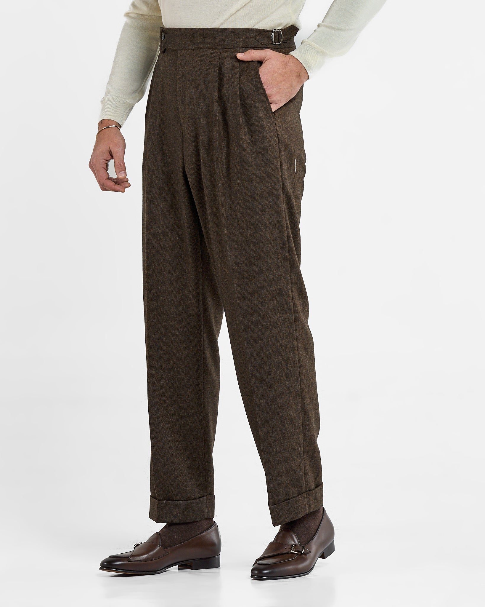 Pantalone Fondo Ampio e Fibbie Laterali in Flanella Spigato Marrone Courmayeur