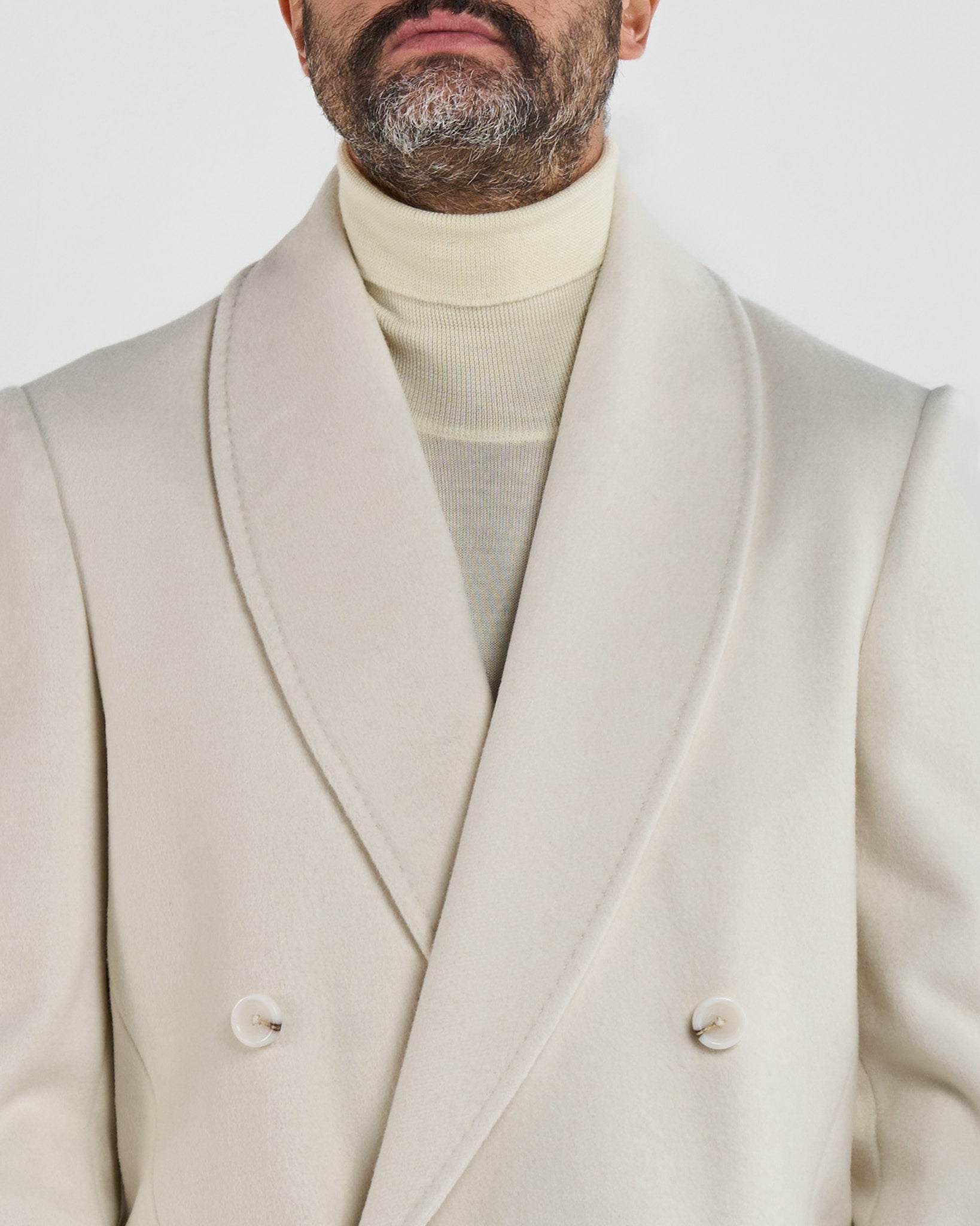 Cappotto Doppiopetto con Rever a Scialle Panna