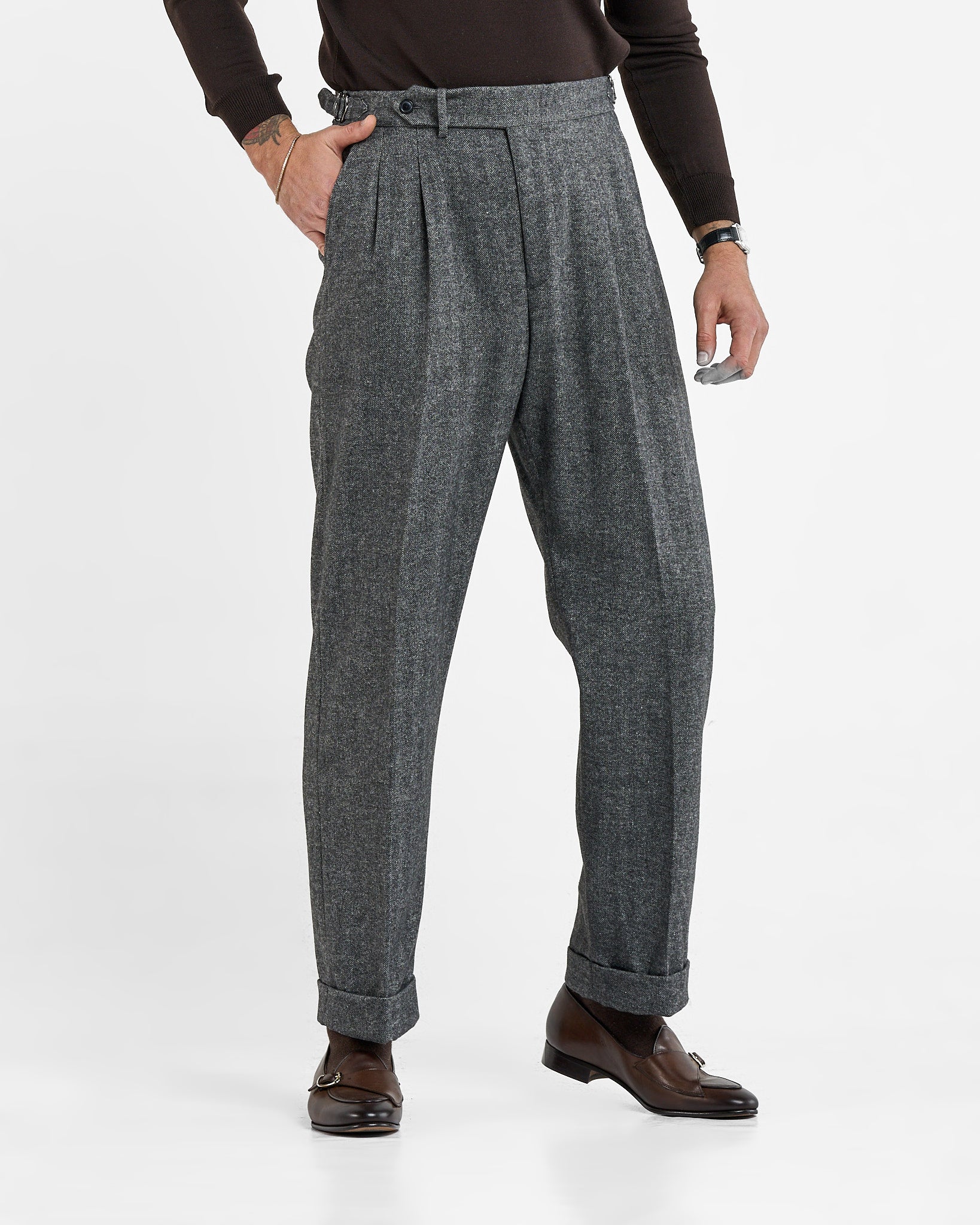 Pantalone Fondo Ampio e Fibbie Laterali in Flanella Spigato Grigio Madonna Di Campiglio