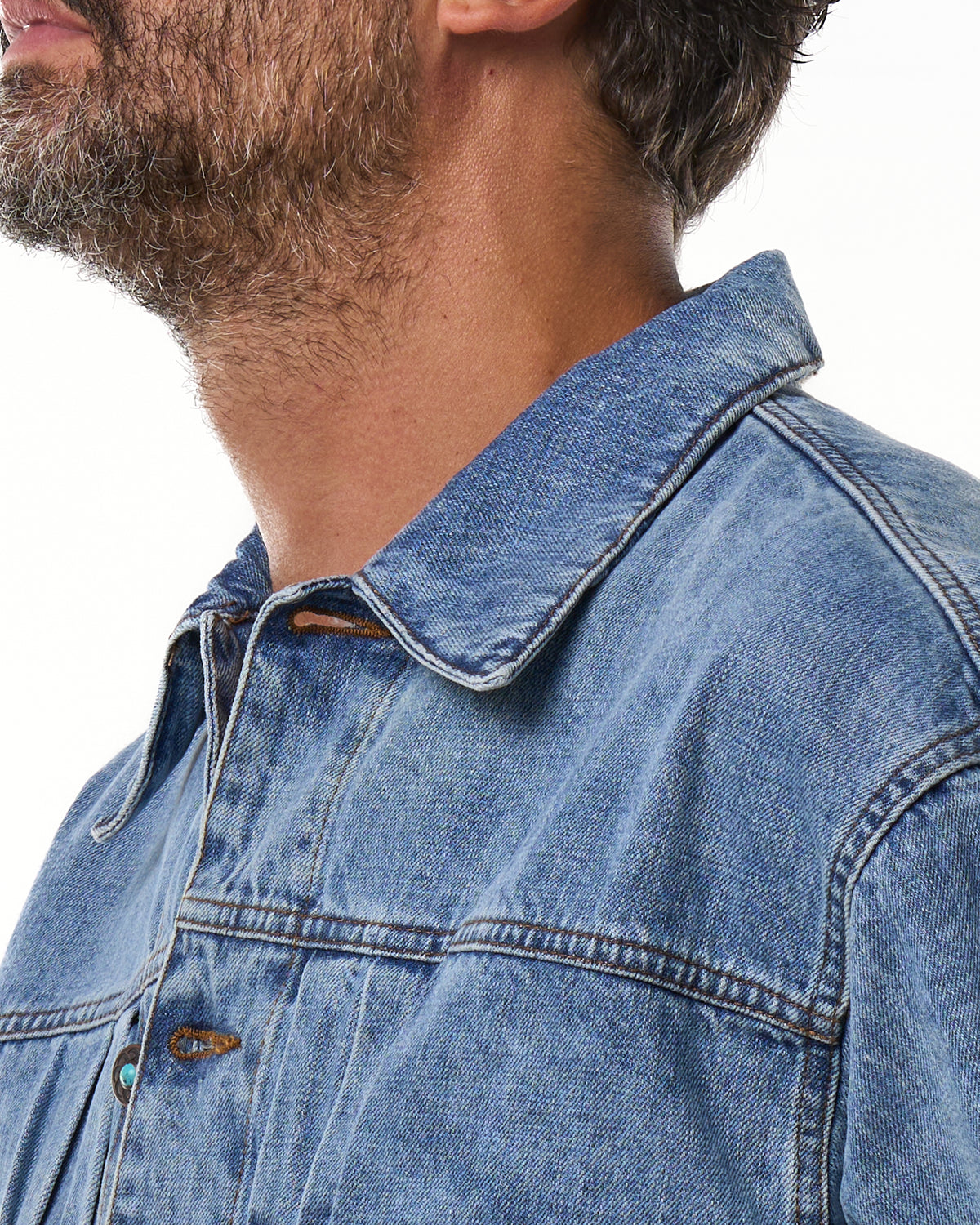 Giubbino con Cuciture a Contrasto in Denim Lavaggio Chiaro