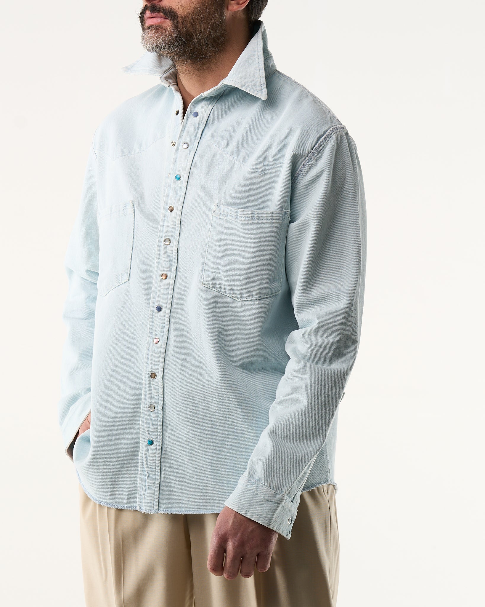 Camisa vaquera oscura estilo texano