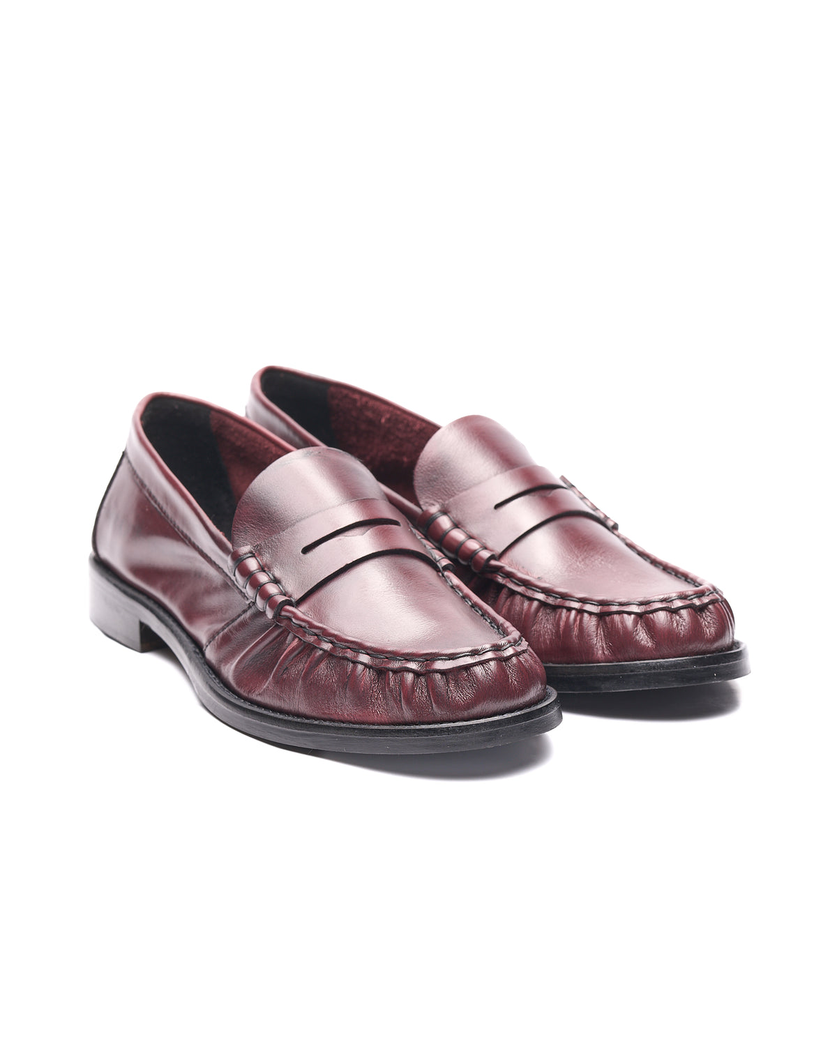 Mocasines de piel burdeos con detalle fruncido
