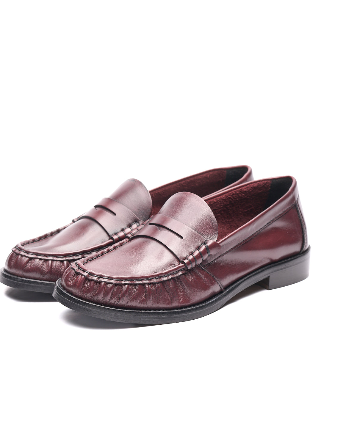 Mocasines de piel burdeos con detalle fruncido