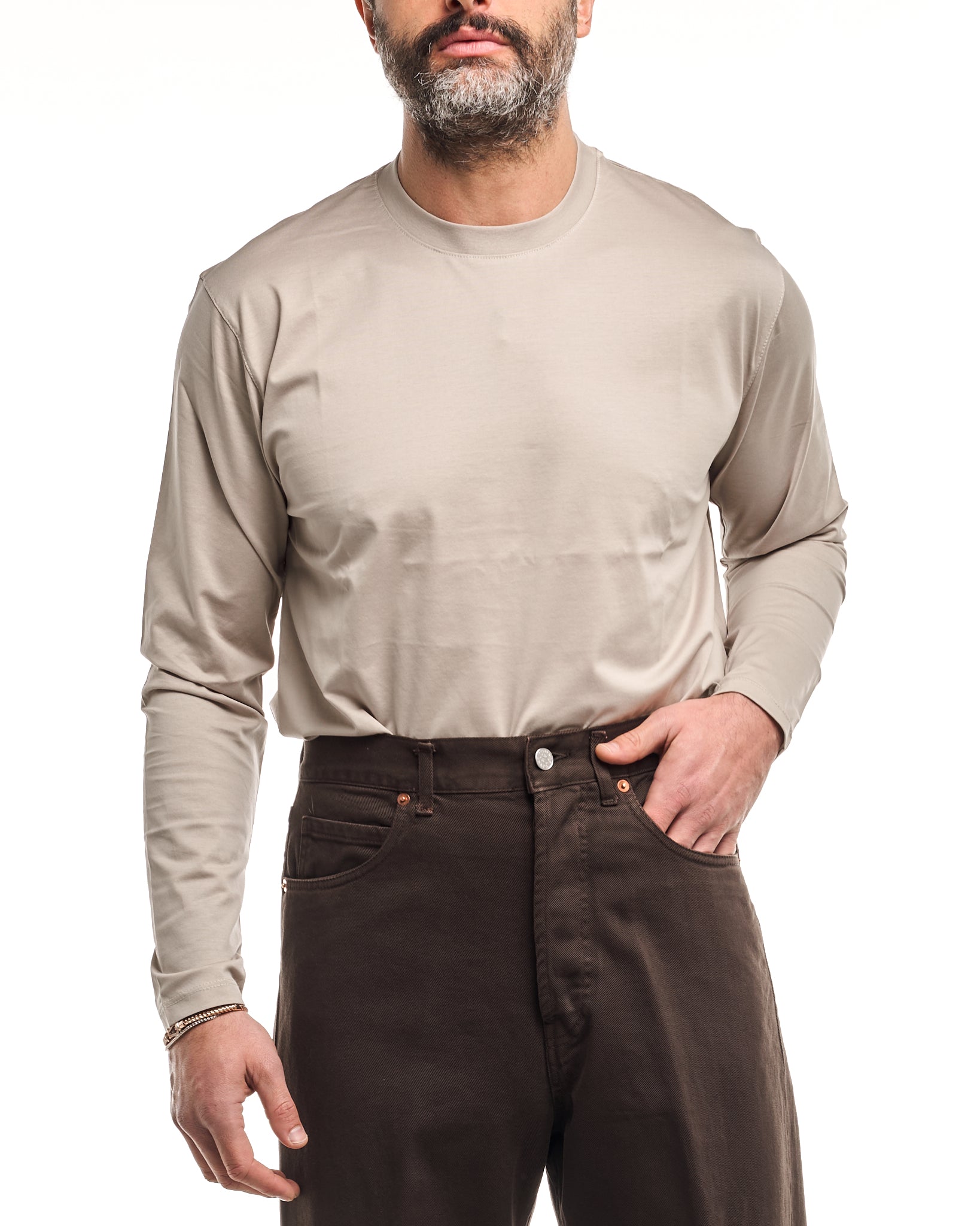 Camisa de manga larga y cuello redondo de estilo clásico en azul con hilo escocés.