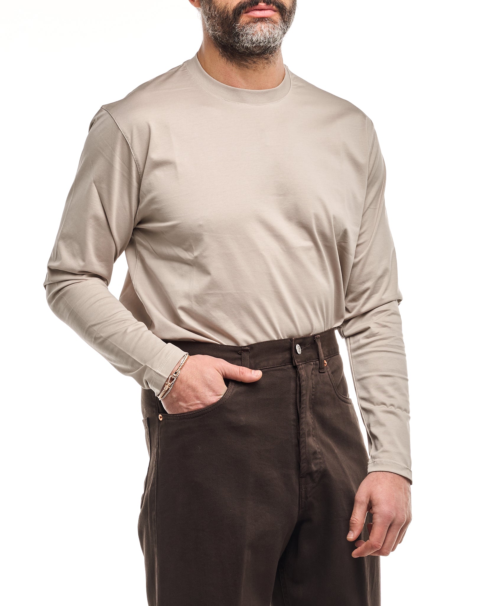Camisa de manga larga y cuello redondo de estilo clásico en azul con hilo escocés.