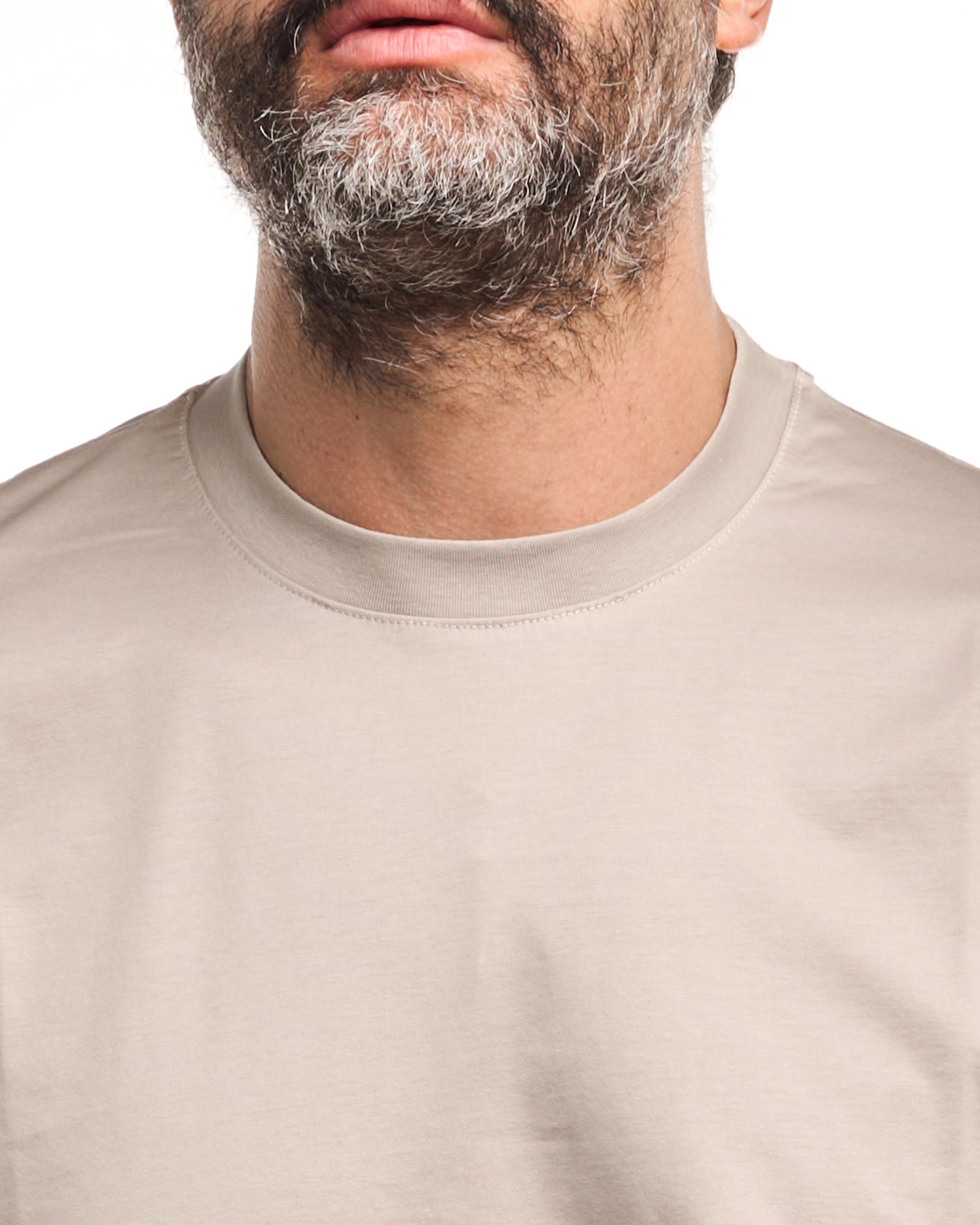 Camisa de manga larga y cuello redondo de estilo clásico en azul con hilo escocés.