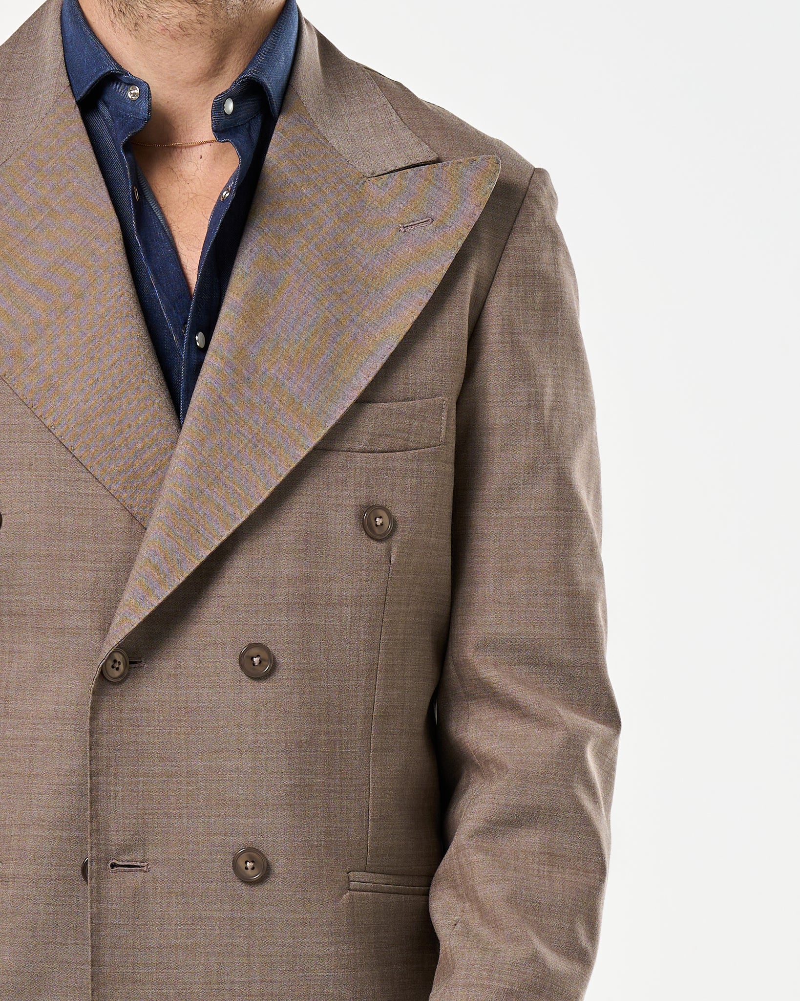 Giacca Doppiopetto Abbottonatura Centrale con Rever a Lancia Tortora Taormina