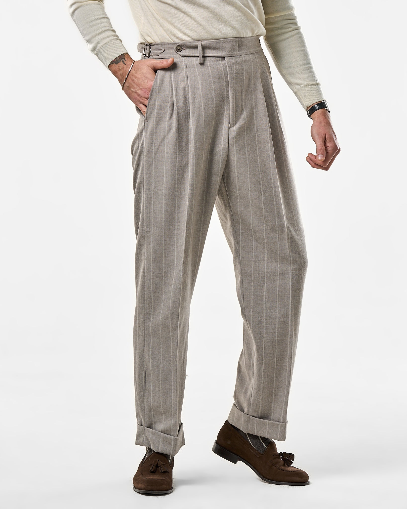 Pantalone Fondo Ampio e Fibbie Laterali in Lana Gessato Sabbia e Panna Matera