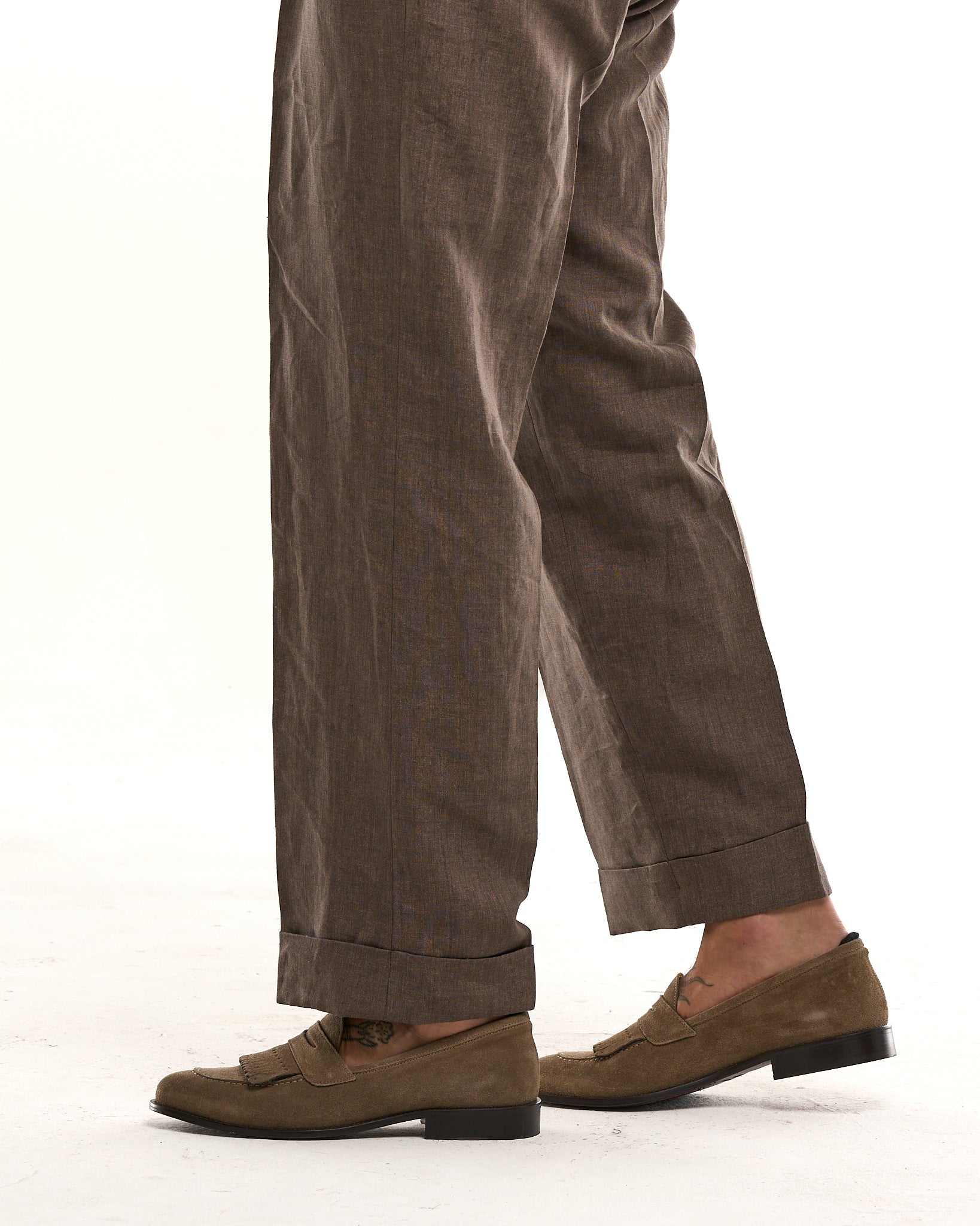 Pantalone Fondo Ampio e Fibbie Laterali in Lino Moro