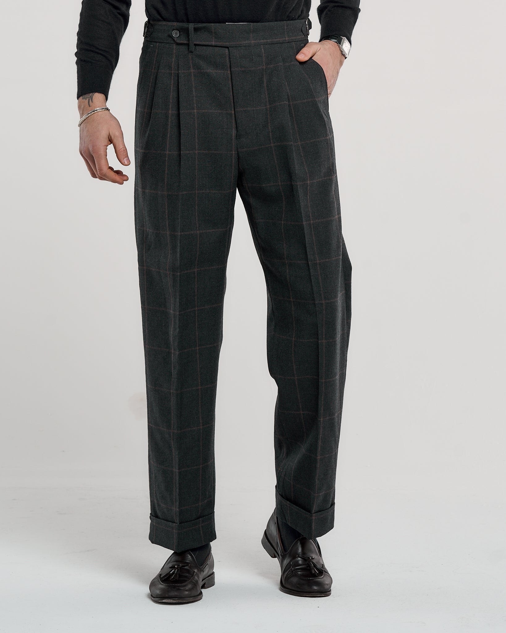 Pantalone Fondo Ampio e Fibbie Laterali in Lana Principe di Galles Grigio Scuro