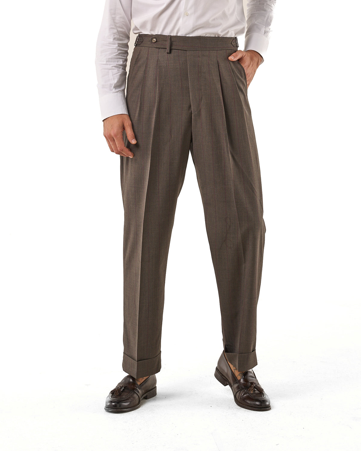 Pantalones Siena de pierna ancha color marrón oscuro con hebillas laterales