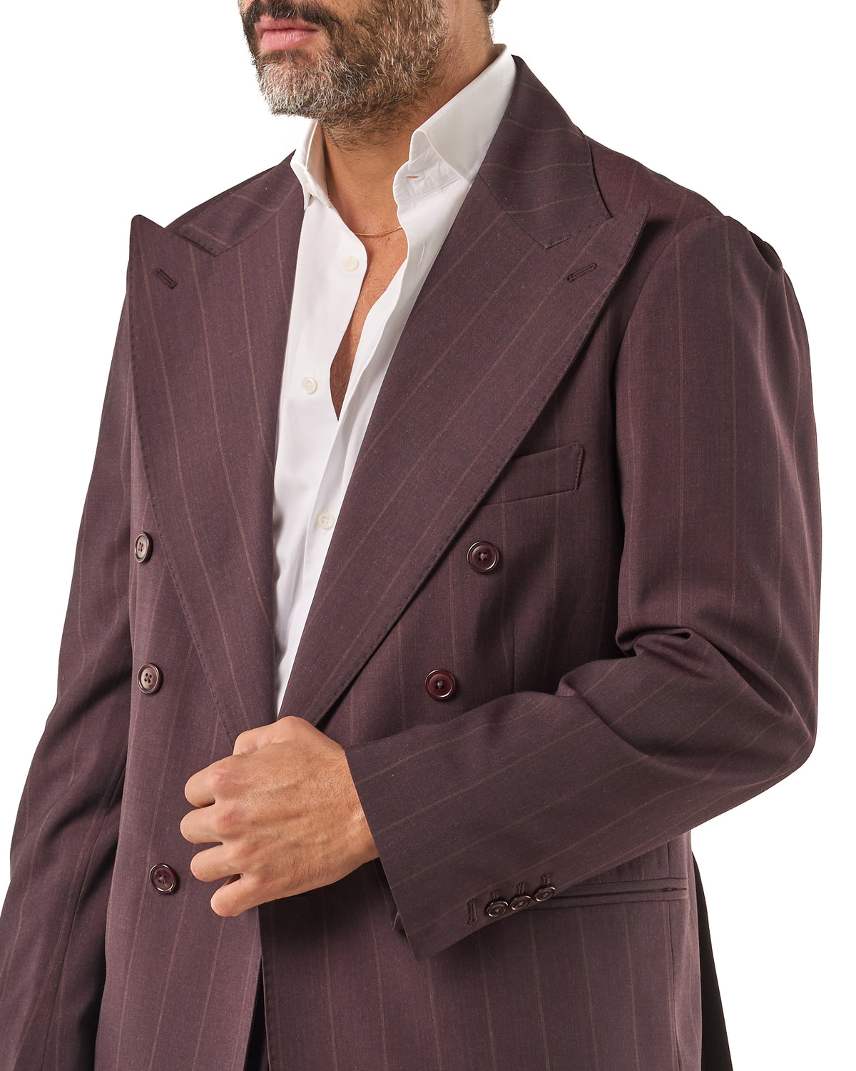 Chaqueta color ciruela con rayas finas en beige