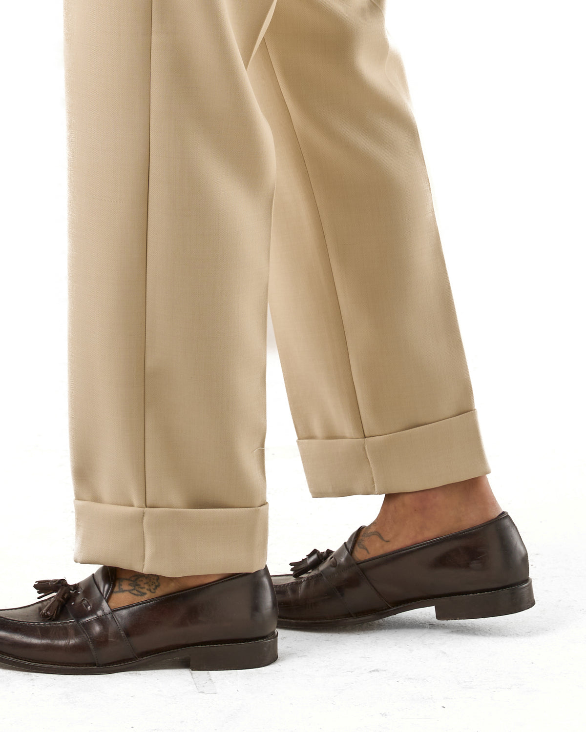 Pantalones de pernera ancha Off-White con hebillas laterales diagonales