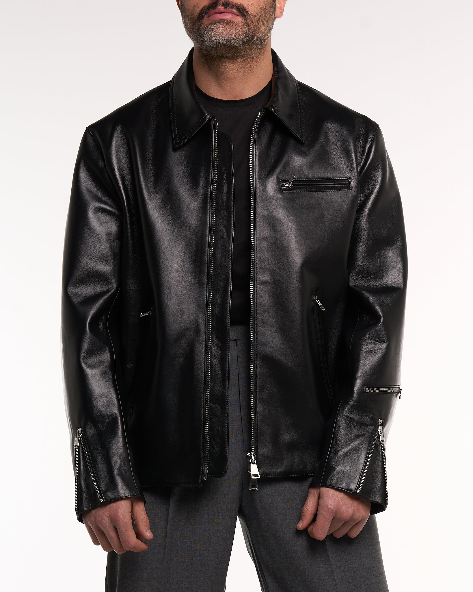 Giubbino in Pelle con Zip Nero