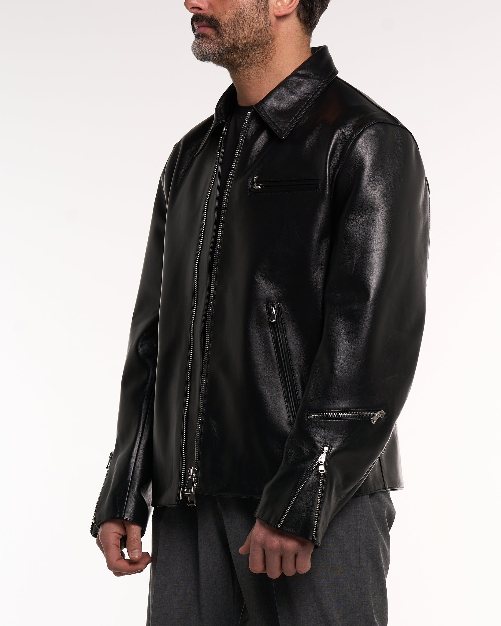 Giubbino in Pelle con Zip Nero