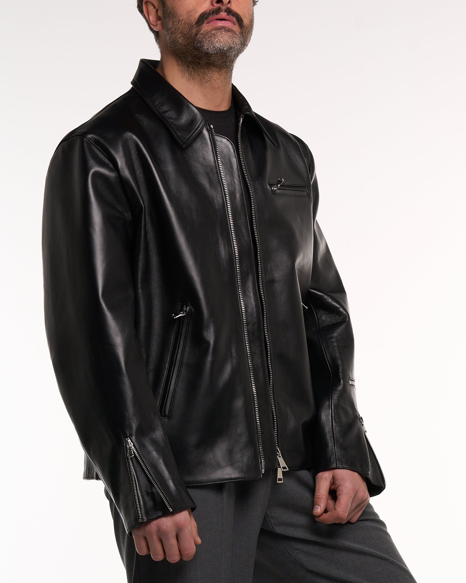 Giubbino in Pelle con Zip Nero