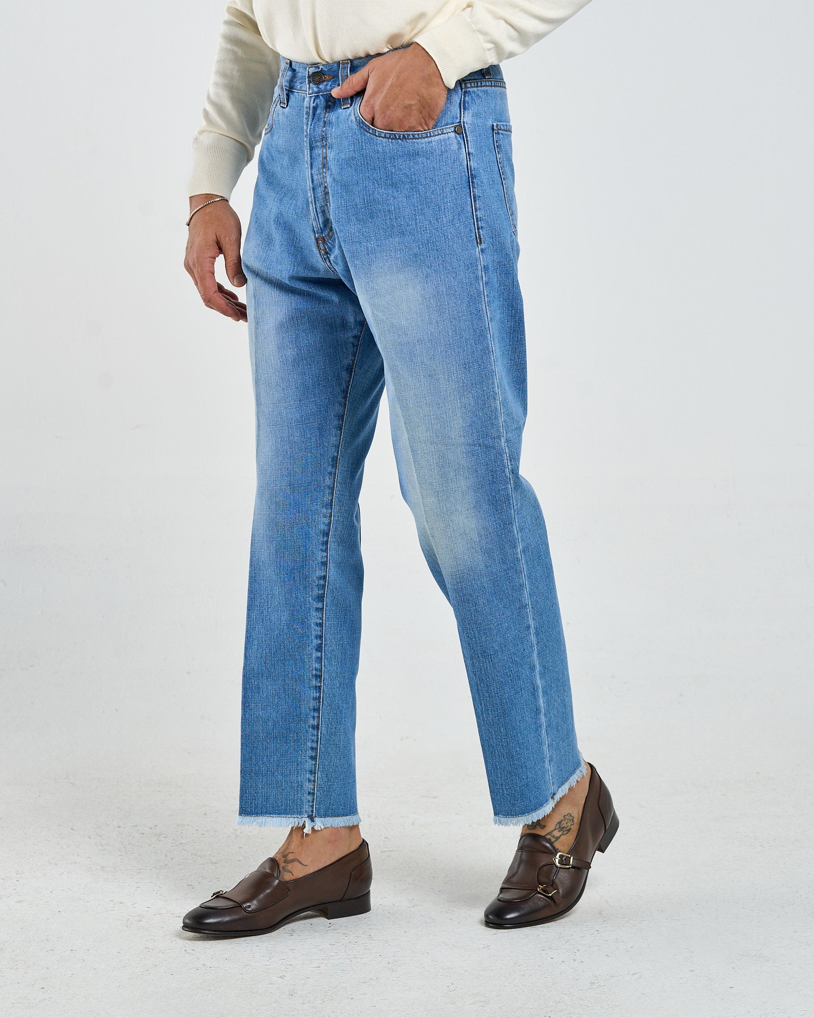 Jeans Vita Alta Fondo Ampio Sfrangiato Lavaggio Chiaro