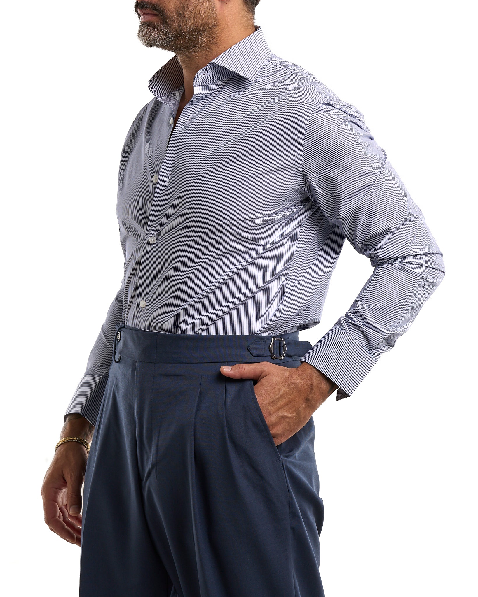Camisa negra de cuello francés