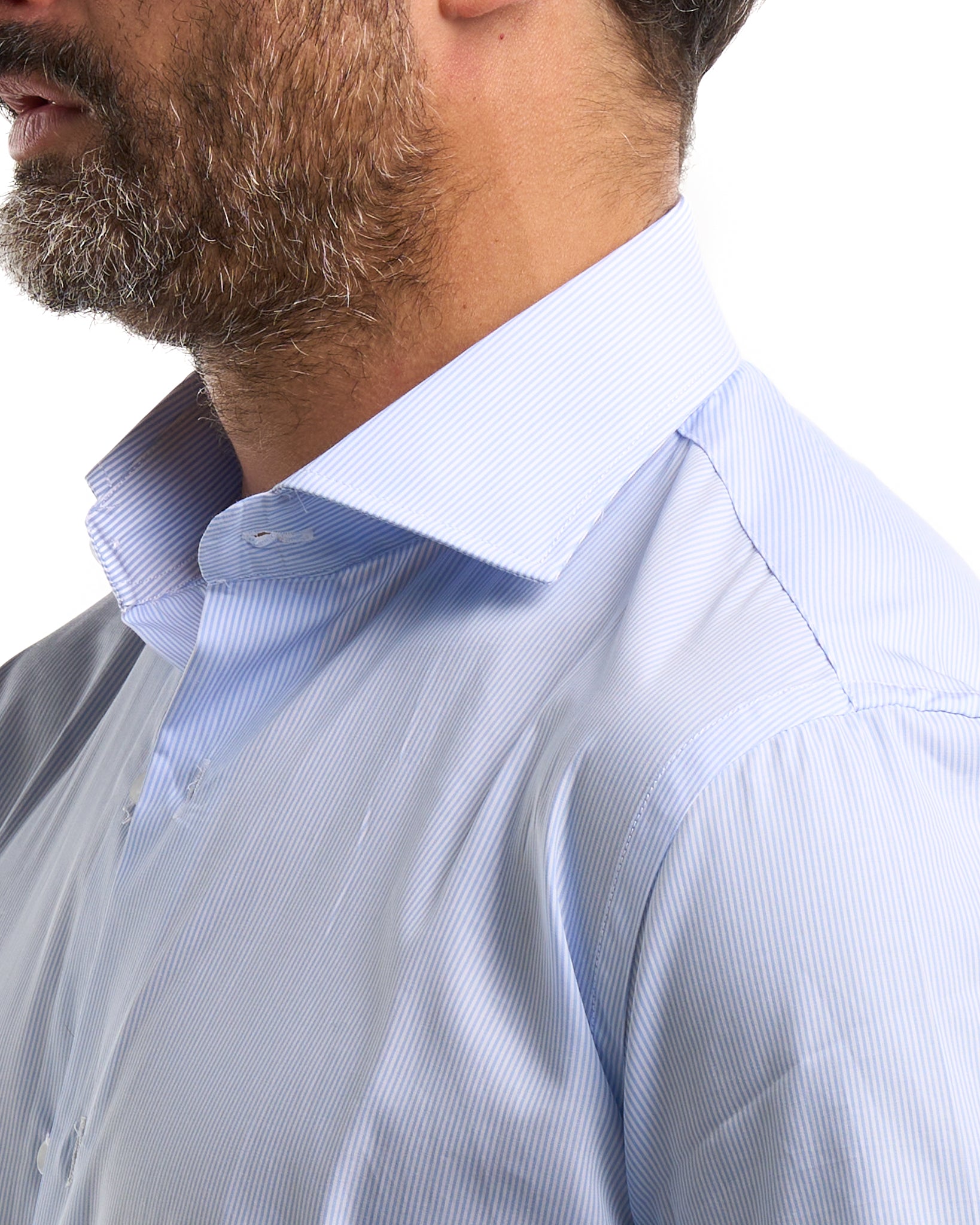 Camisa negra de cuello francés