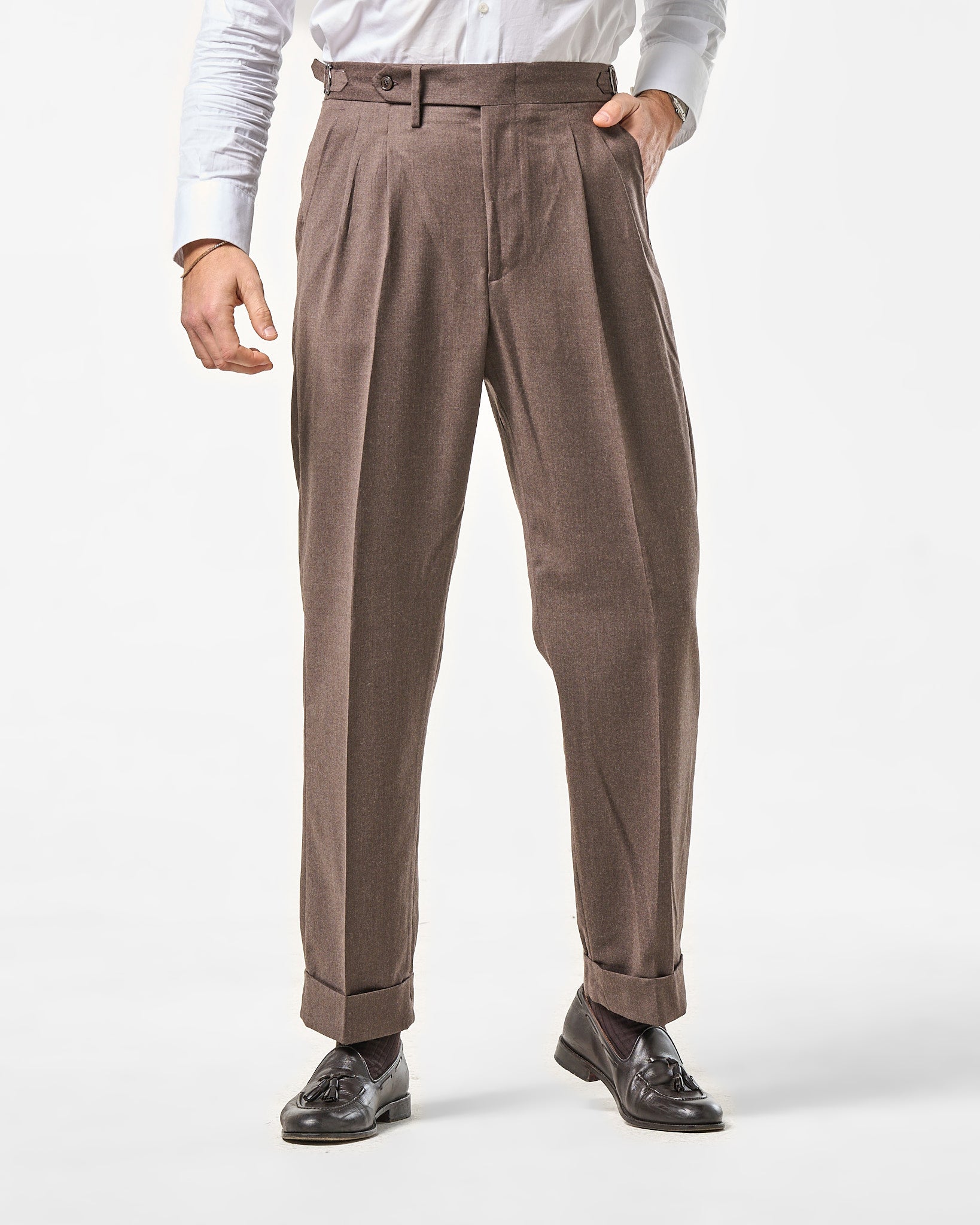 Pantalone Fondo Ampio e Fibbie Laterali in Lana Foulè Moro