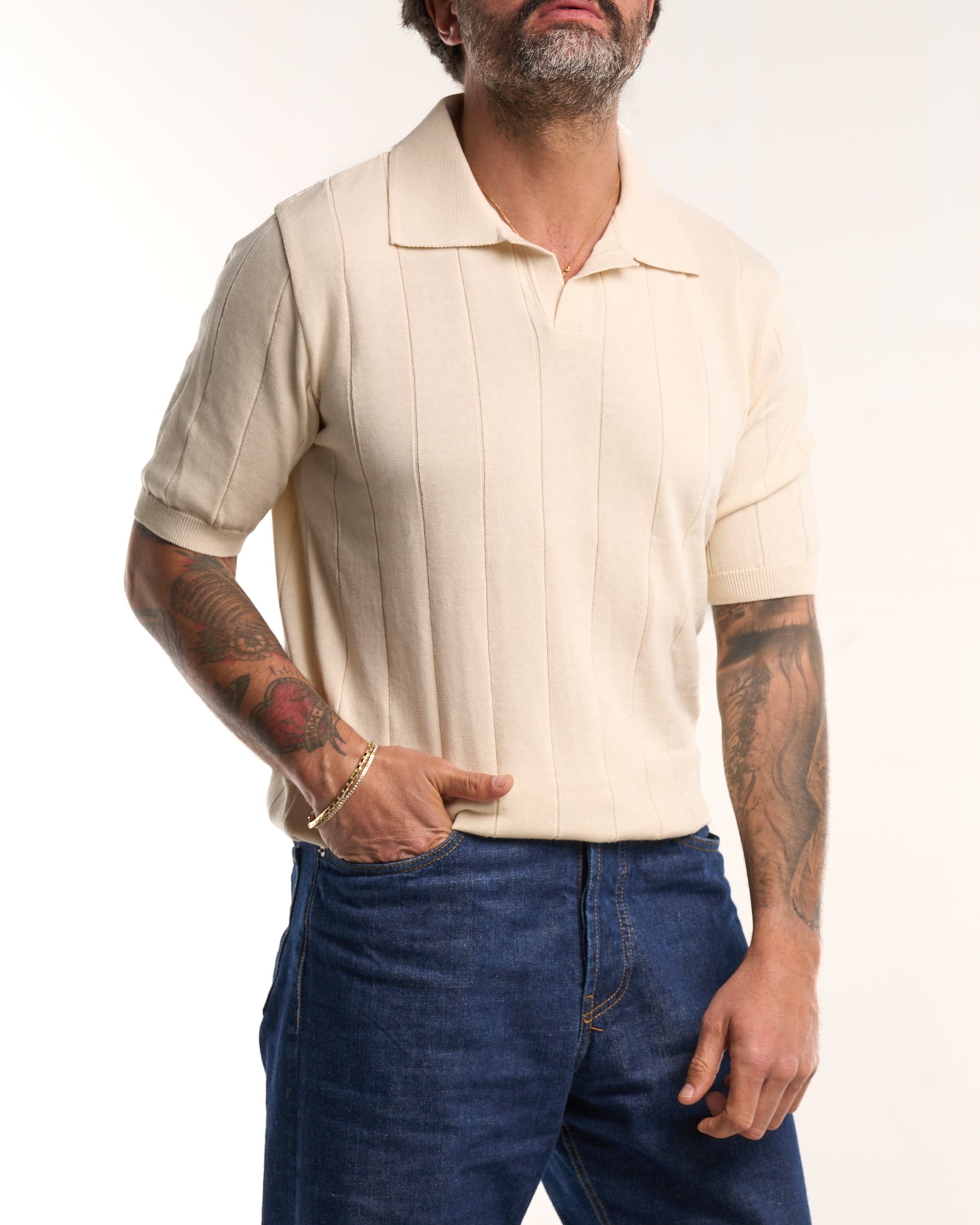 Suéter azul de punto Henley