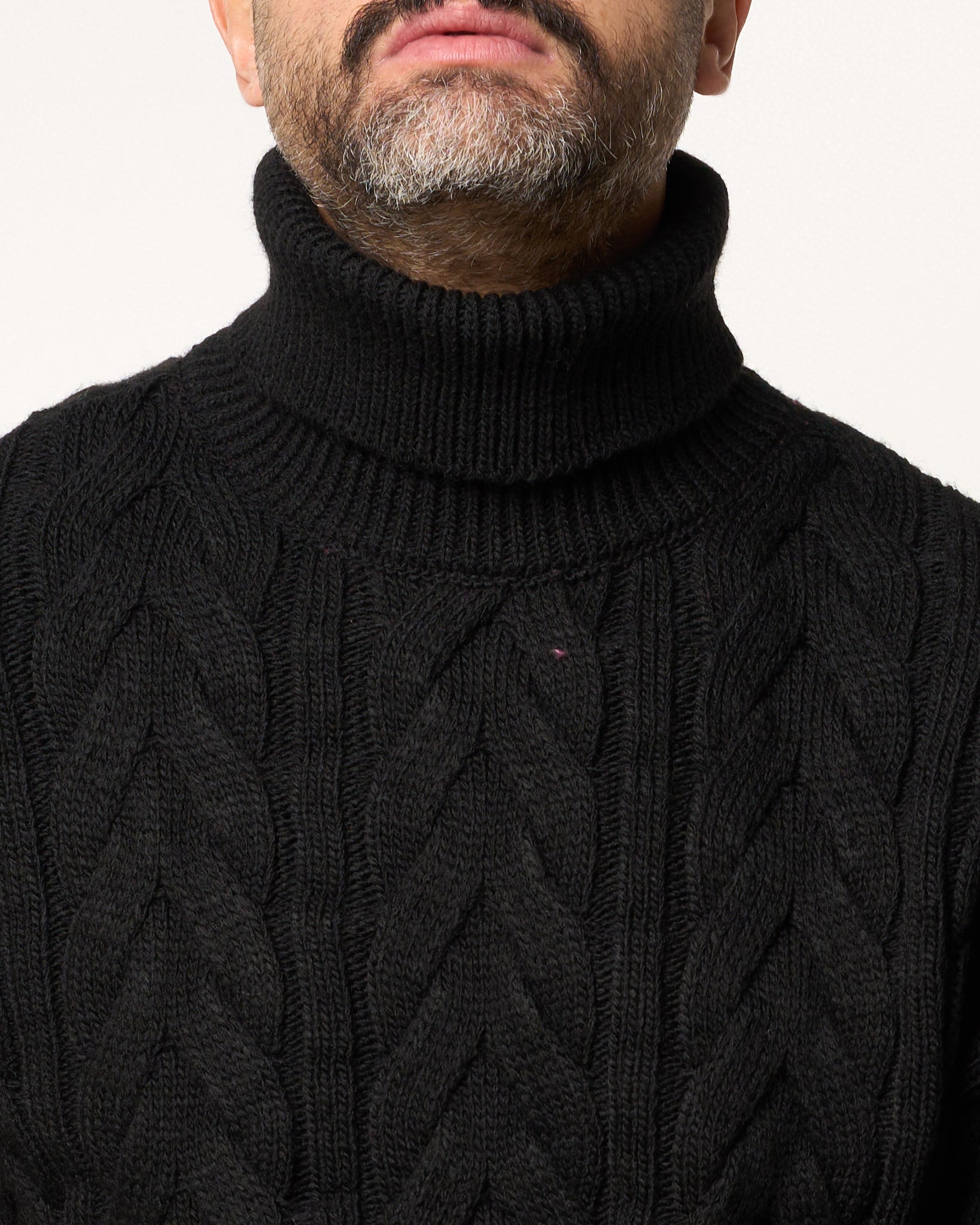 Maglione Treccia Collo Alto Nero