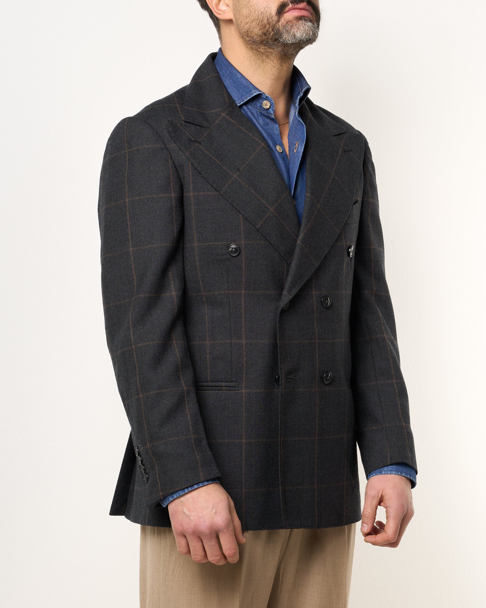 Double-breasted jacket with central buttoning and peak lapel in Bordeaux Florence