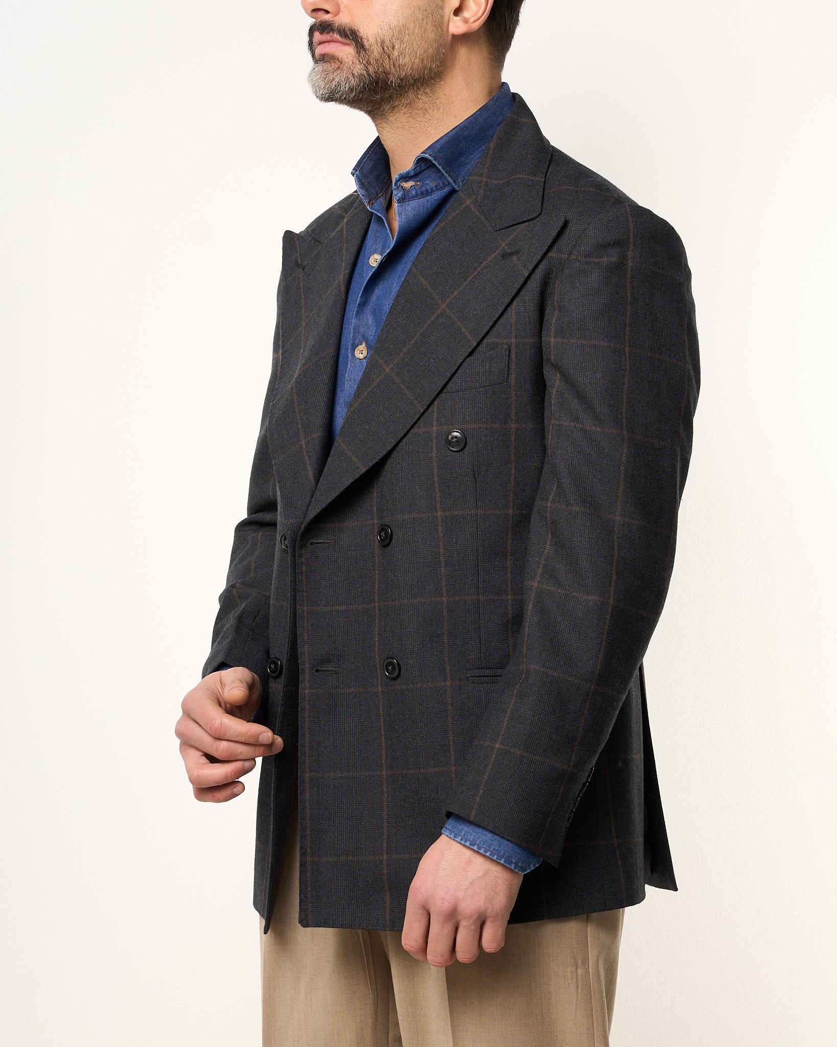 Double-breasted jacket with central buttoning and peak lapel in Bordeaux Florence
