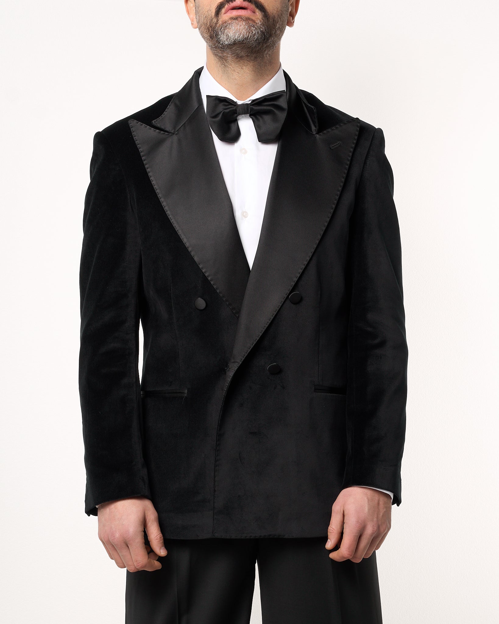 Chaqueta de esmoquin negra de terciopelo con doble botonadura y solapa de chal