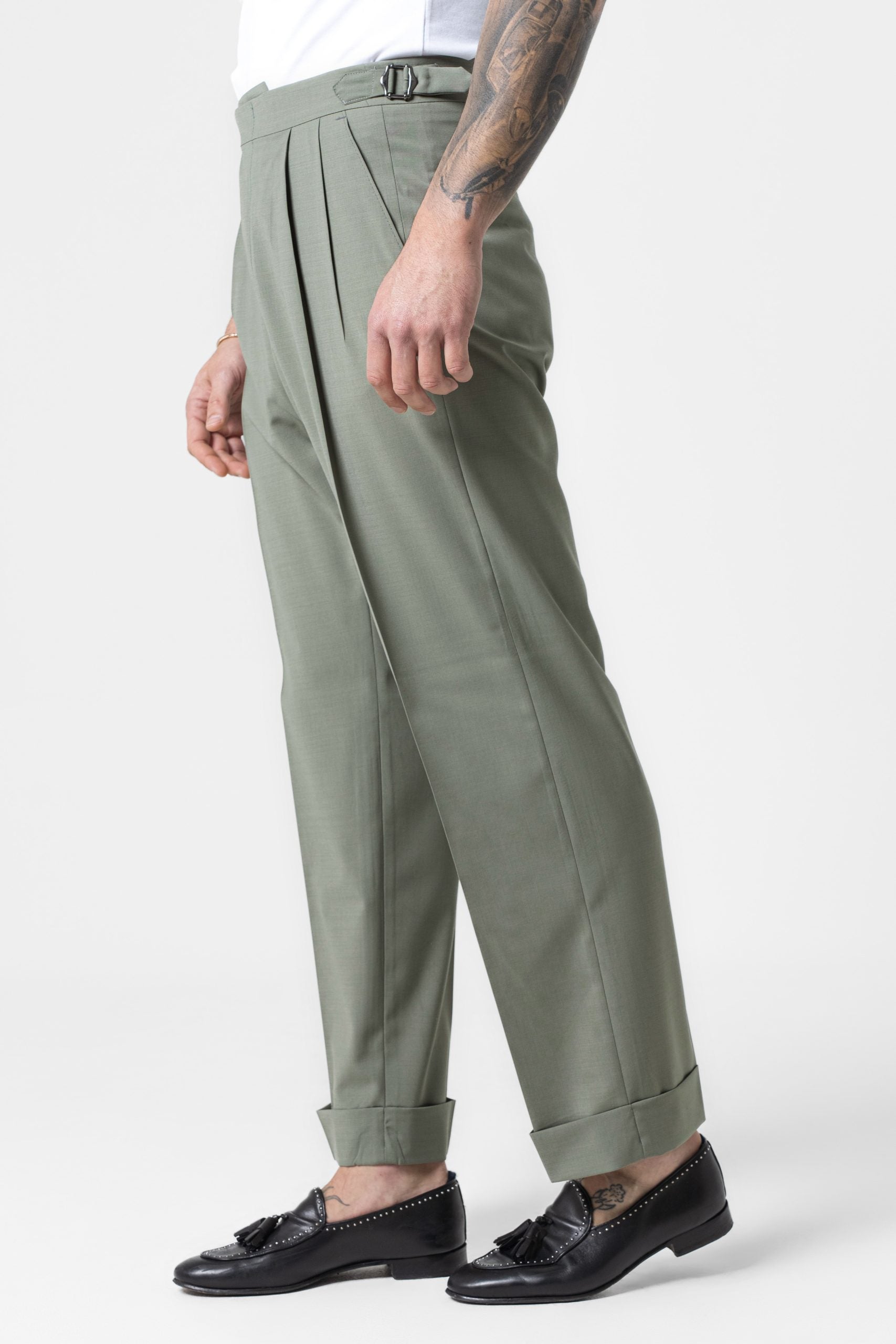 Pantalones de corte ancho color verde oliva con hebillas laterales Ischia