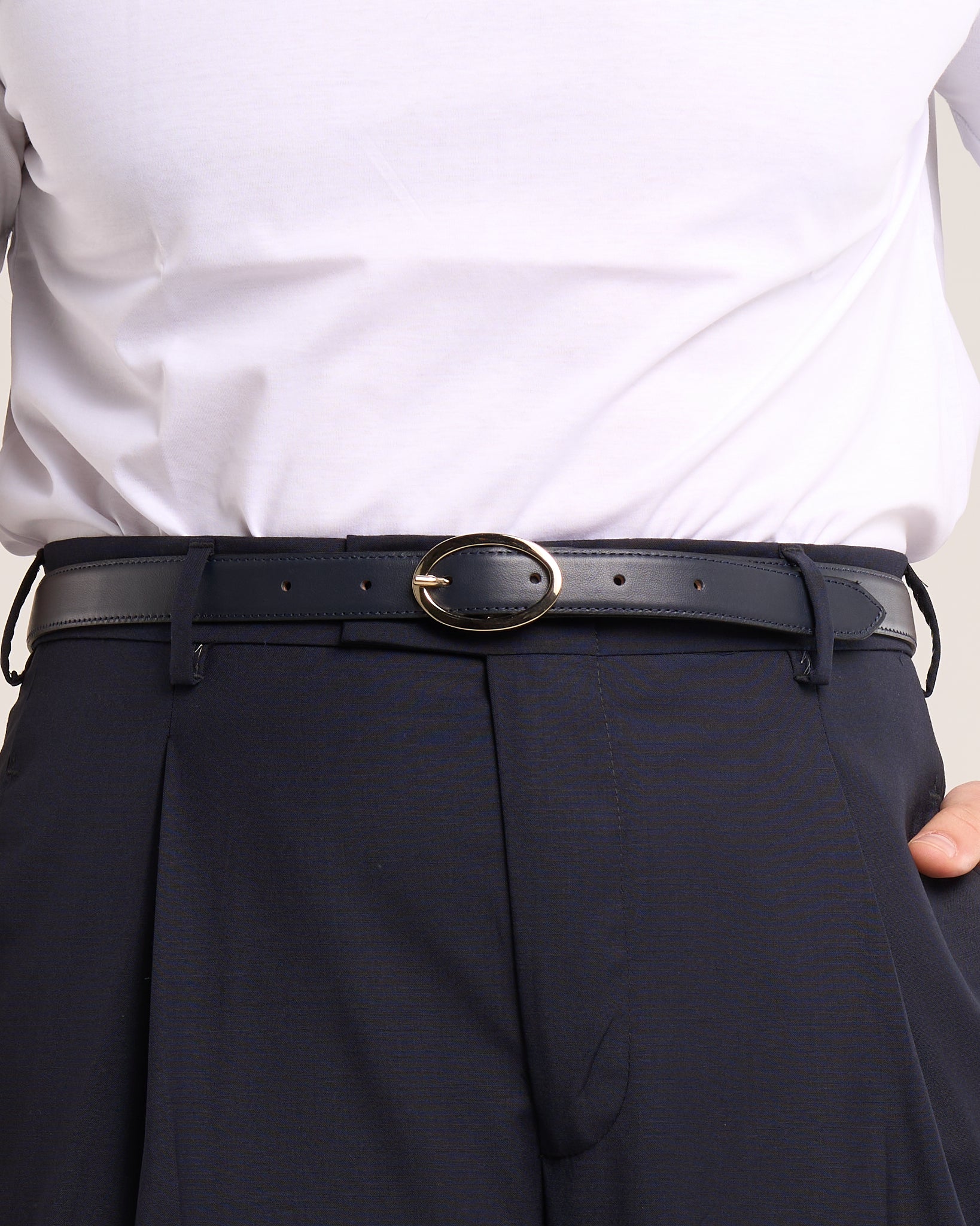 Cintura con Fibbia Ovale in Pelle Blu