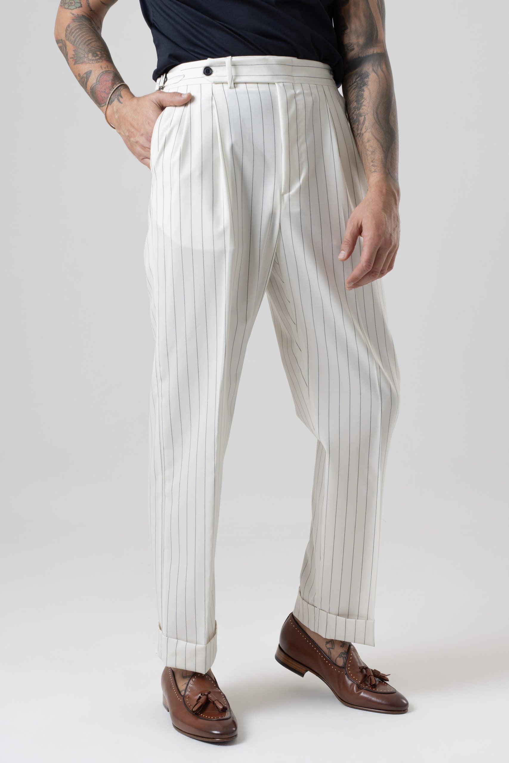 Pantalones de pierna ancha con hebillas laterales en rayas color crema y azul Riviera