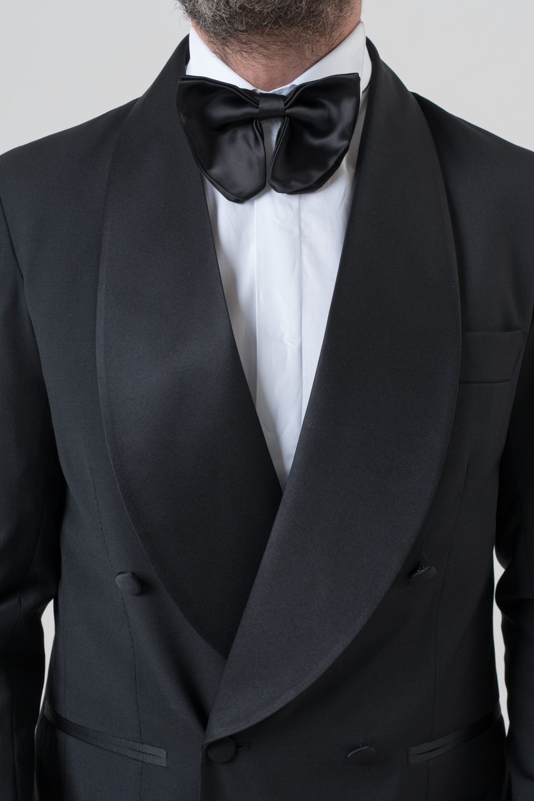 Chaqueta de esmoquin negra cruzada con solapa de chal