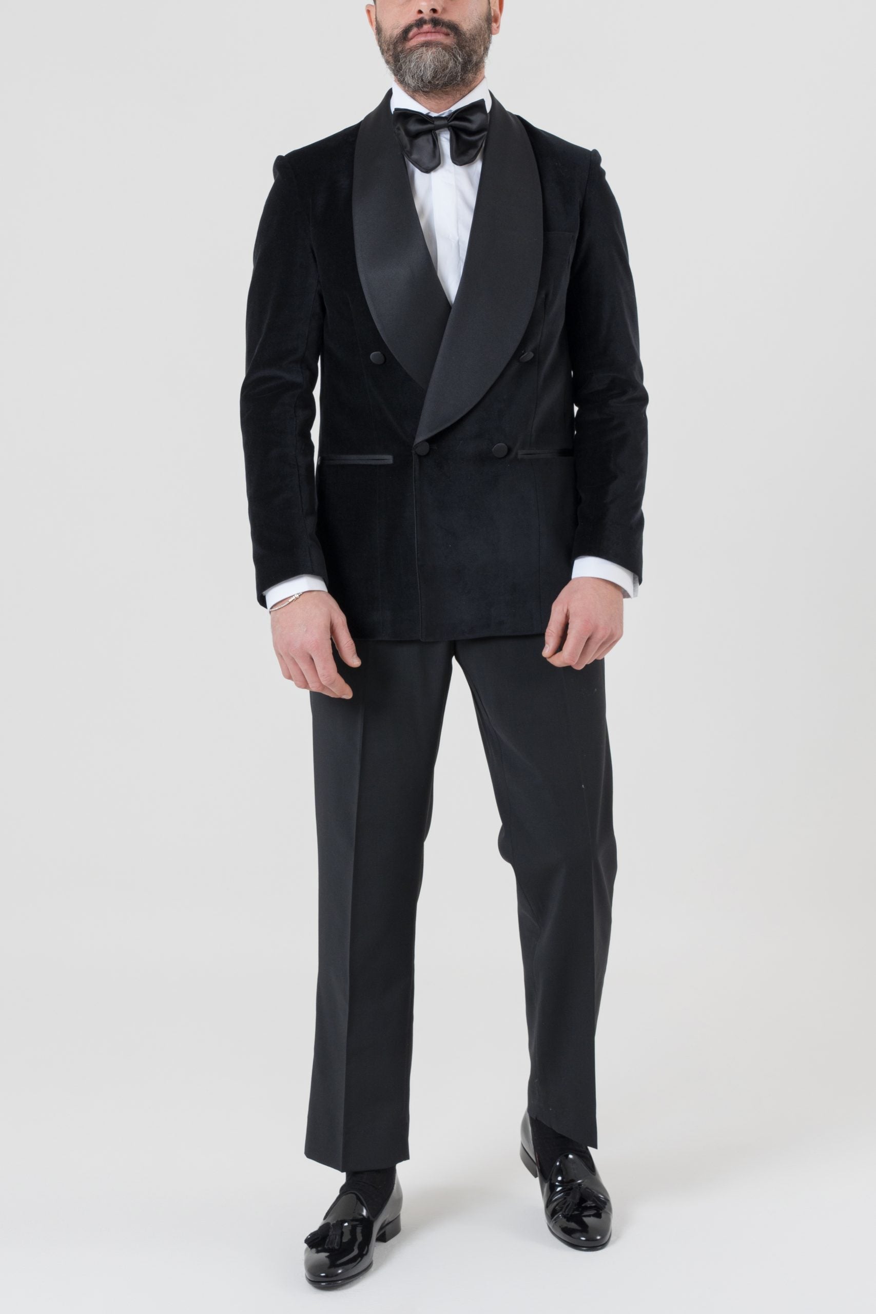 Giacca Smoking Doppiopetto con Rever a Scialle in Velluto Nero