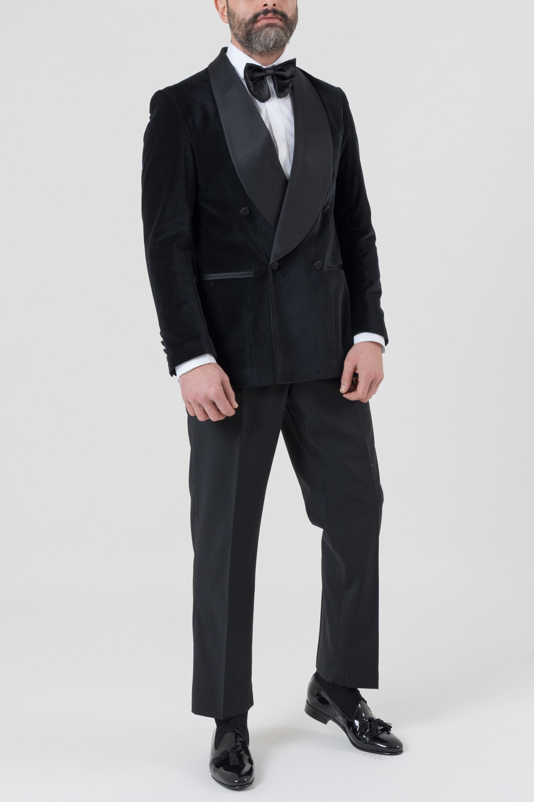 Giacca Smoking Doppiopetto con Rever a Scialle in Velluto Nero